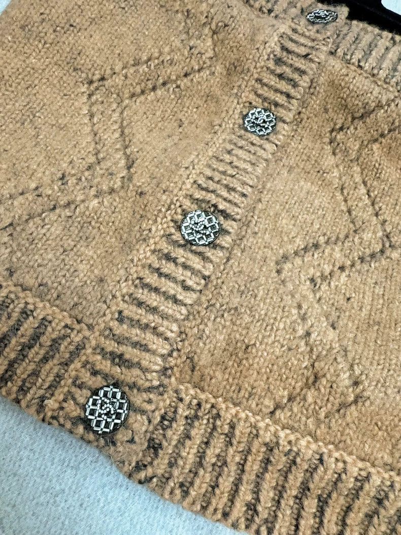 Chanel Chanel 22A Brown Knit Diamond Button Crop Top Size M / US 6-8 / IT 42-44 - 4 Thumbnail