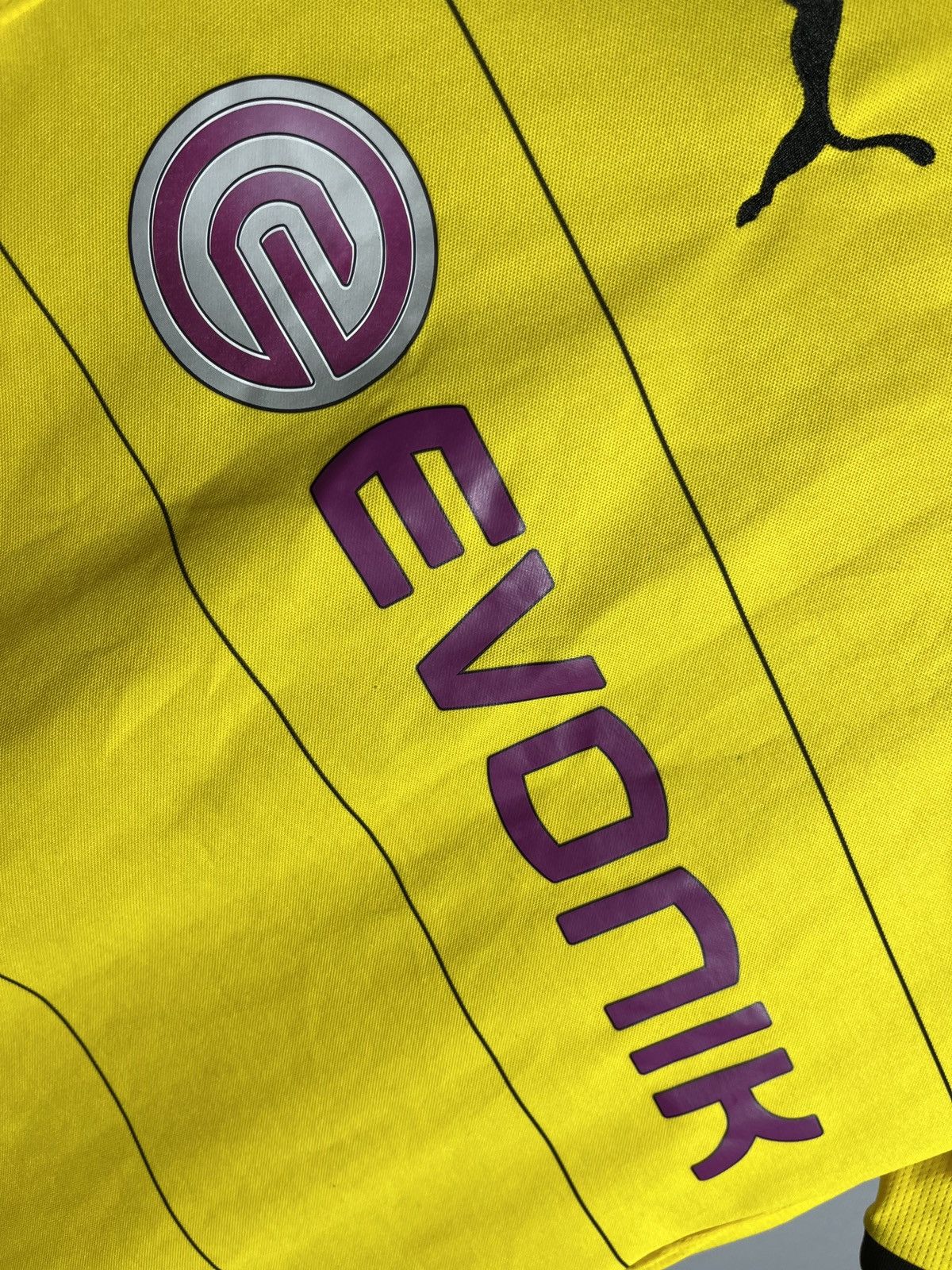 Puma BORUSSIA DORTMUND 2015 2016 HOME FOOTBALL SHIRT JERSEY PUMA Size US S / EU 44-46 / 1 - 8 Thumbnail