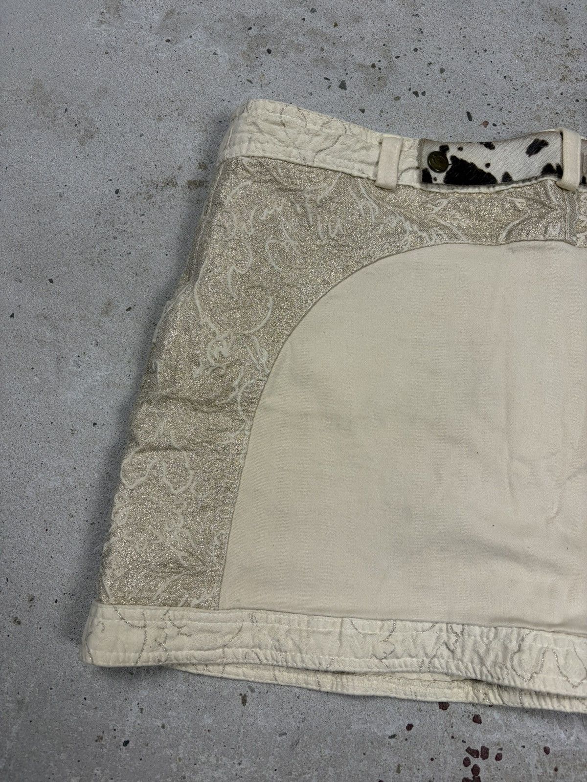 Just Cavalli 2000s Just Cavalli Roberto Beige Gold Mini Skirt Cow Belt Size 32" / US 10 / IT 46 - 9 Thumbnail