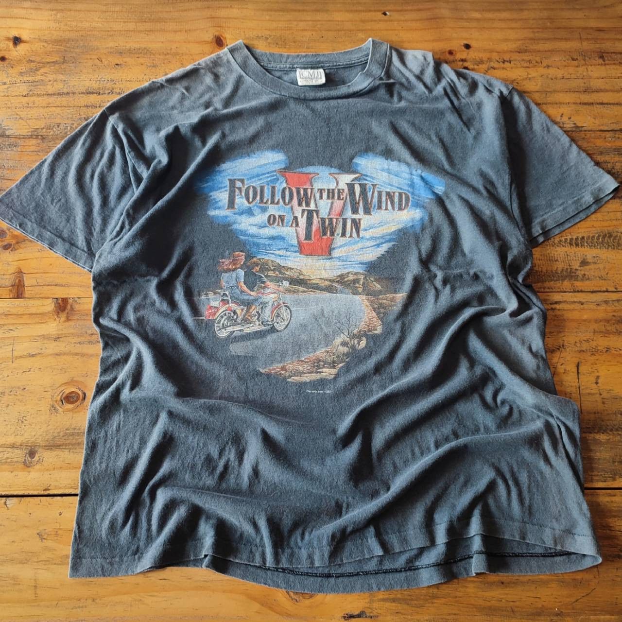 Harley Davidson × Vintage Vintage 1998 "Follow The Wind" T-Shirt Size US XL / EU 56 / 4 - 2 Thumbnail
