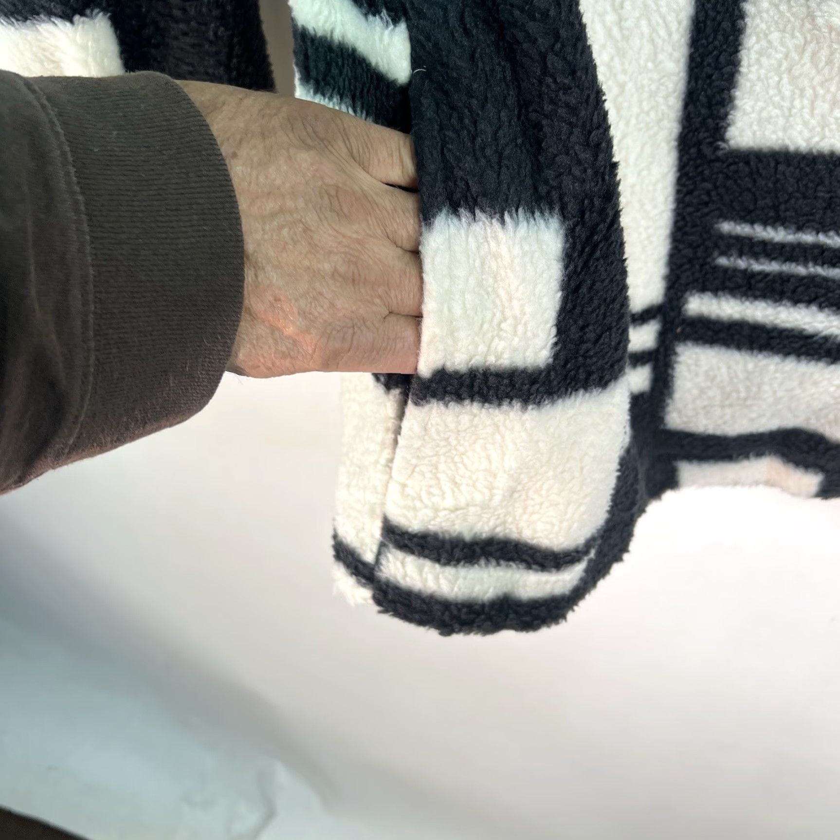 Vintage No Boundaries Full Zip Geometric Fleece Trucker Jacket Mens 3XL White/BLK Geometric/Trucker Bomber Jacket Casual Winter Fall Spring 300 Warmth Mens Size US XXL / EU 58 / 5 - 5 Thumbnail