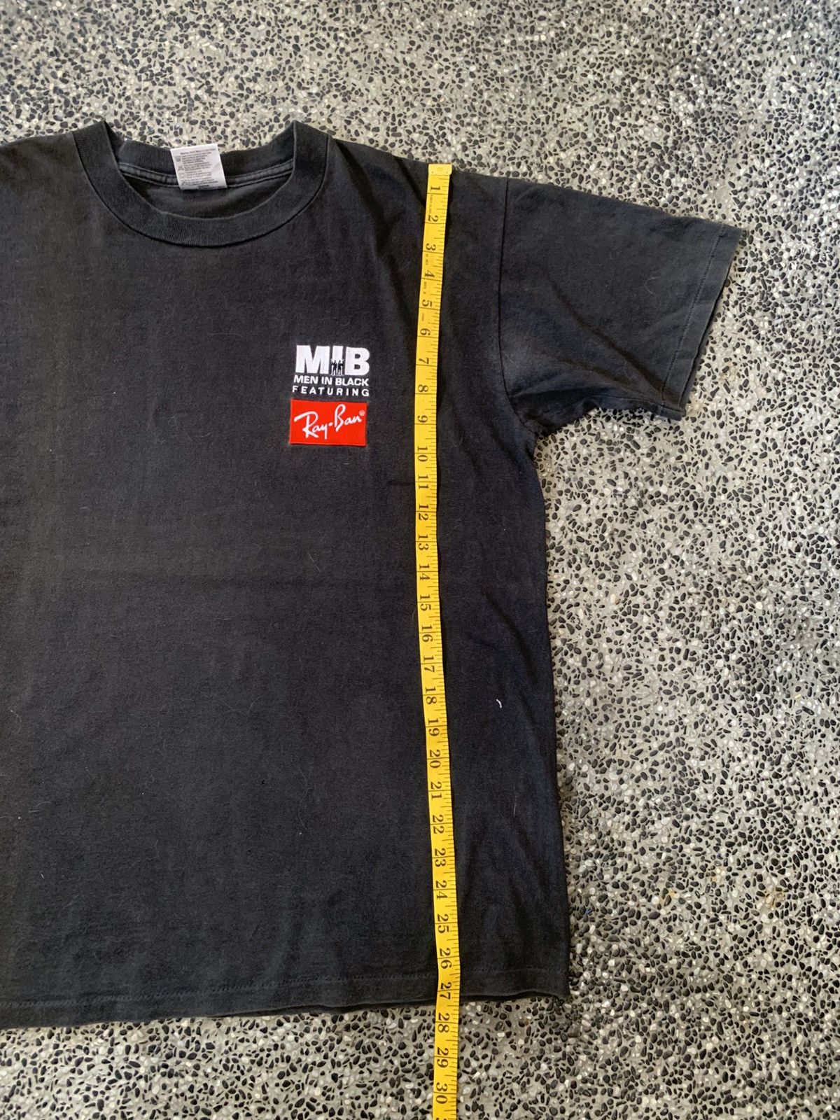RayBan Vintage 90s Men In Black Featuring RayBan Promo Movie Tshirt Size US L / EU 52-54 / 3 - 8 Thumbnail