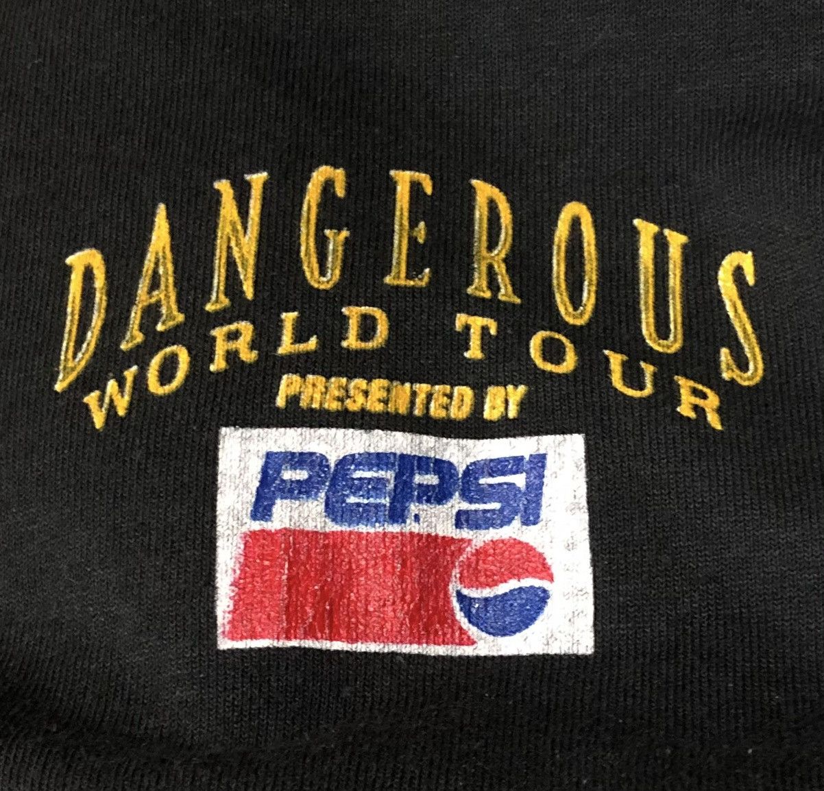 Michael Jackson Vintage 90s Michael Jackson Dangerous World Tour Tshirt Size US M / EU 48-50 / 2 - 3 Thumbnail