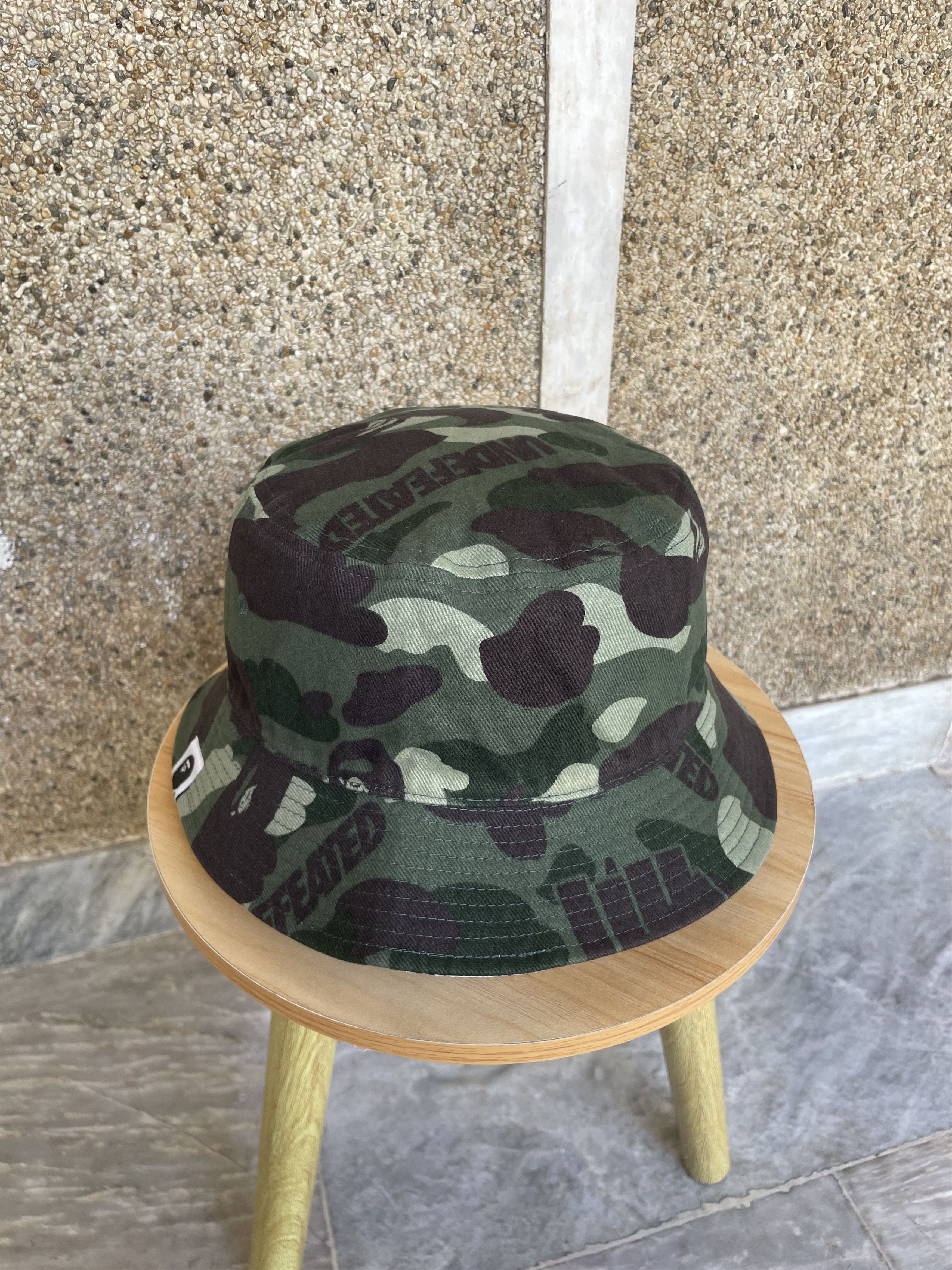 Bape × Undefeated BAPE x UNDEFEATED COLOR CAMO FLANNEL BUCKET HAT REVERSIBLE Size ONE SIZE - 5 Thumbnail