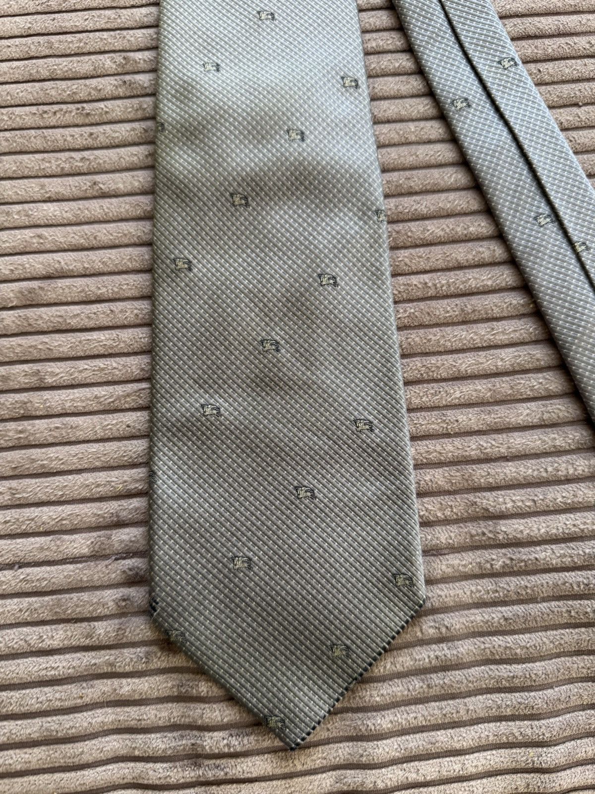 Burberry Burberry Logo Cravatte Silk Tie Casual Silver Deaigner Size ONE SIZE - 5 Thumbnail