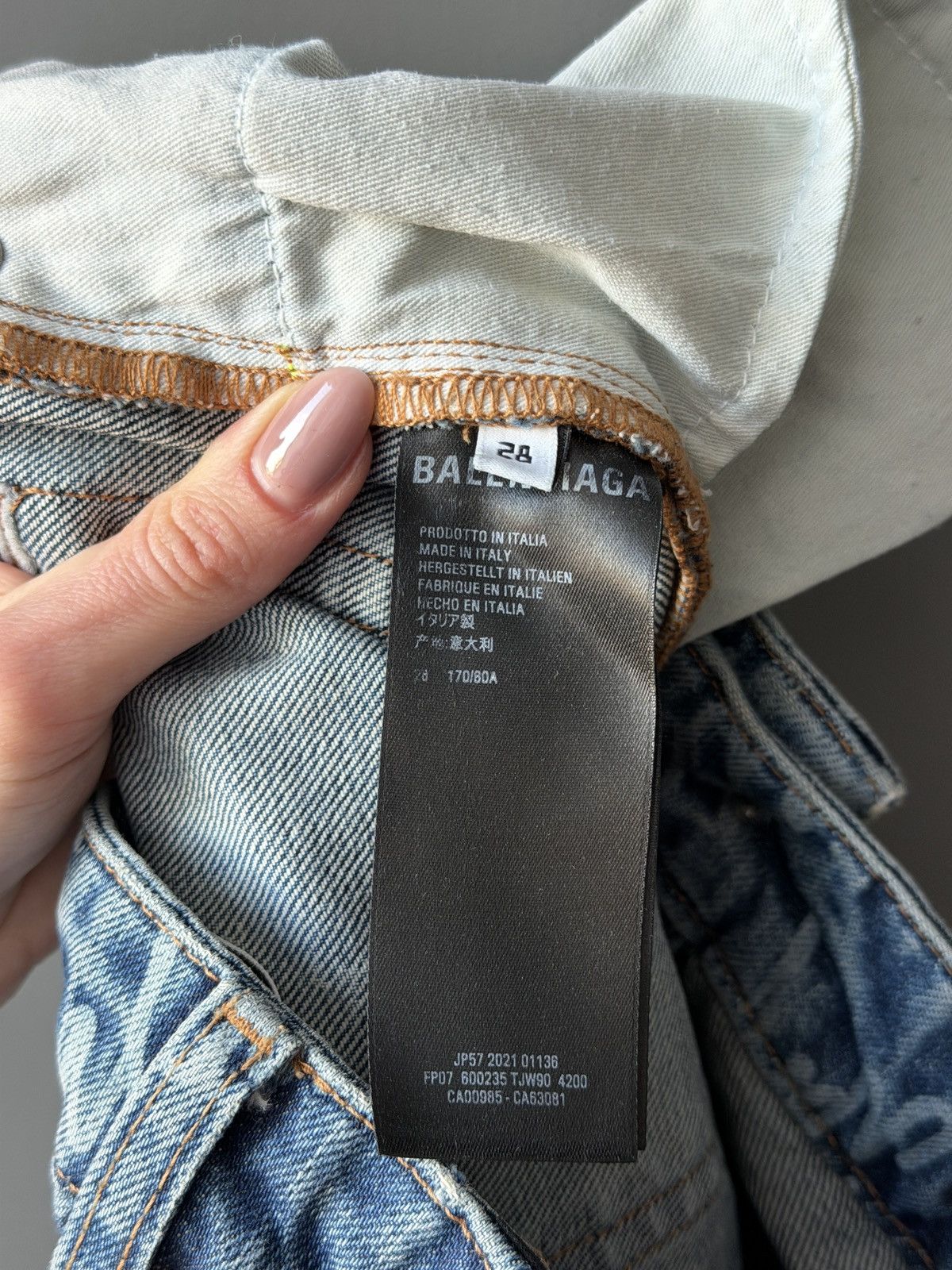 Balenciaga Balenciaga All-Over Signature Scribble-Print Baggy Jeans Size US 28 / EU 44 - 10 Thumbnail