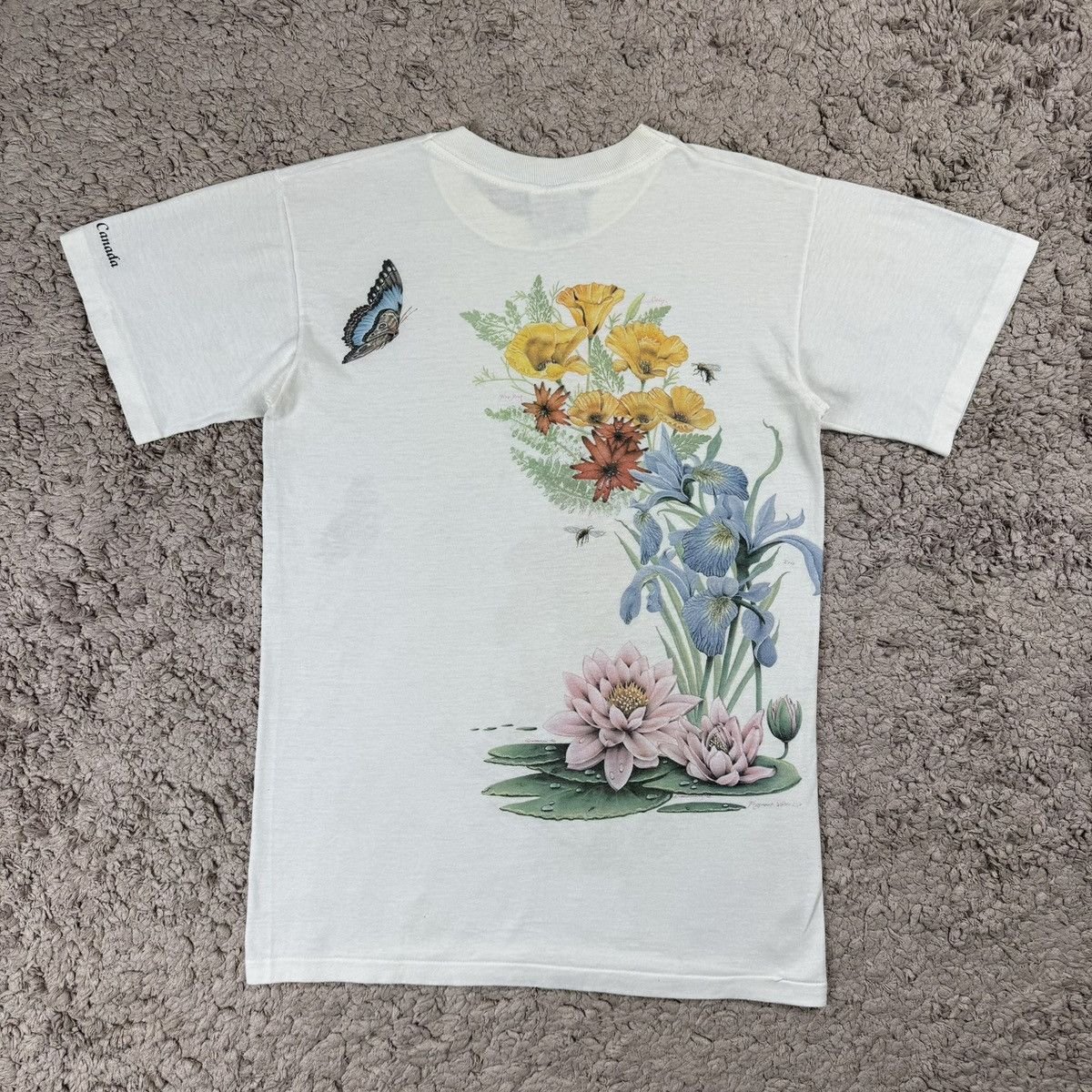 Vintage Vintage 90’s Floral and Butterfly Victoria Canada T-shirt Size US S / EU 44-46 / 1 - 2 Thumbnail