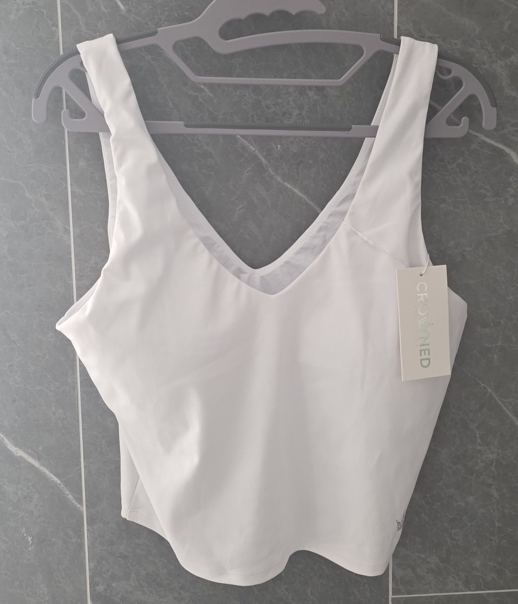 Other NWT Crowned Athletics White Essentials Crop Tank Top XL Size XL / US 12-14 / IT 48-50 - 1 Thumbnail