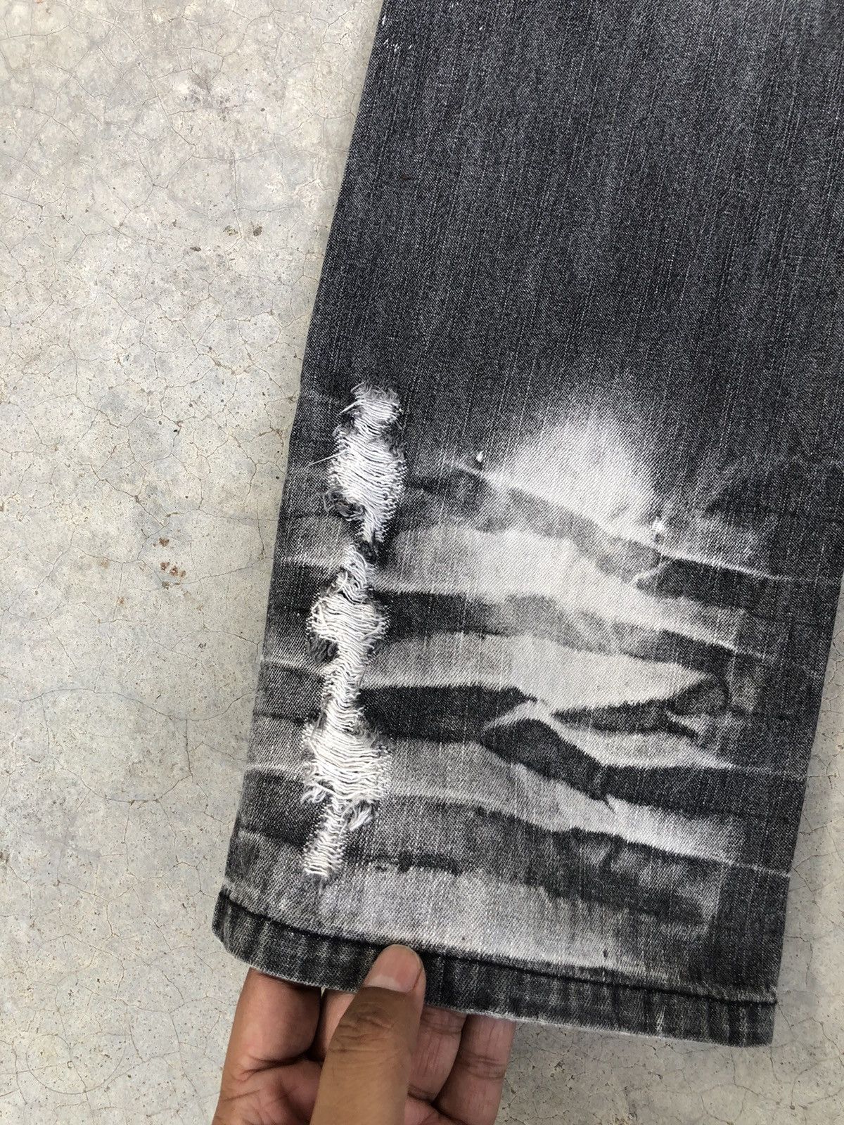 Who Decides War Japanese LOWBOX Flared Jeans Distressed Jeans Size US 30 / EU 46 - 16 Thumbnail