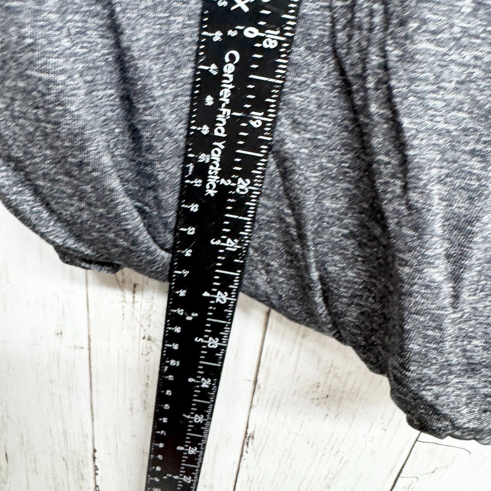 Lululemon Lululemon Skirt Size 6 Heather Gray Boulevard Bliss Midi Size 28" / US 6 / IT 42 - 5 Thumbnail