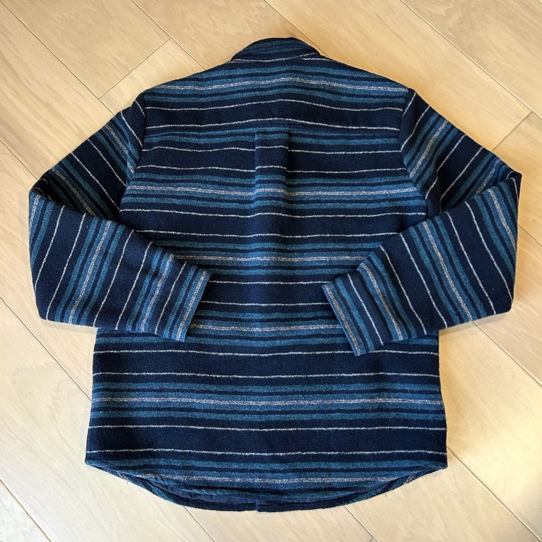 Marine Layer Marine Layer Shirt Jacket Striped Snap Dark Navy L Men's Regular Blue 100% Recycled Polyester Heavyweight Pockets Collared Button-Up Vintage No Size US L / EU 52-54 / 3 - 3 Thumbnail