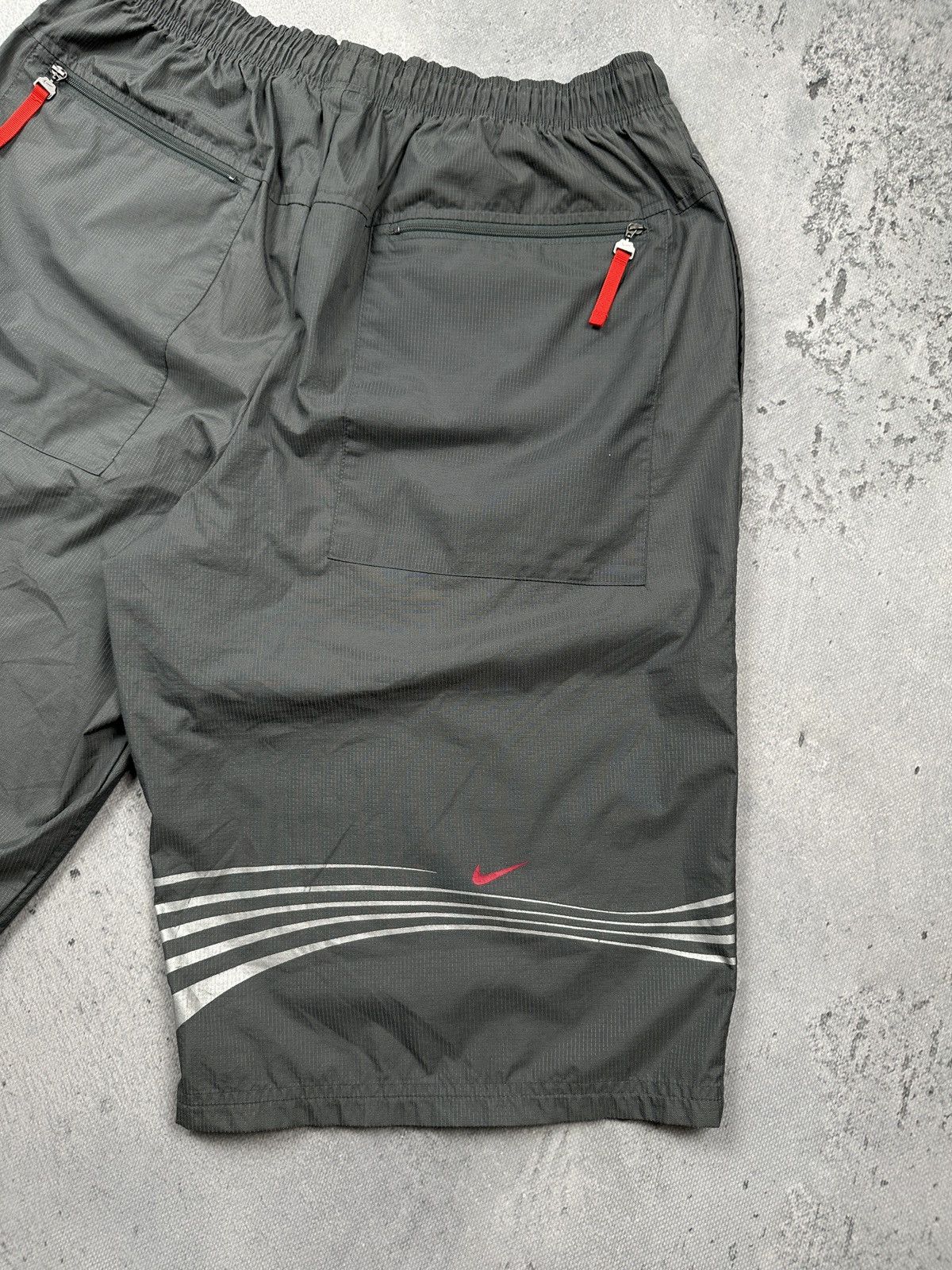 Nike Vintage Nike Ripstop Nylon Shorts TN Gray Red Swoosh 90s Y2K Size US 34 / EU 50 - 14 Thumbnail