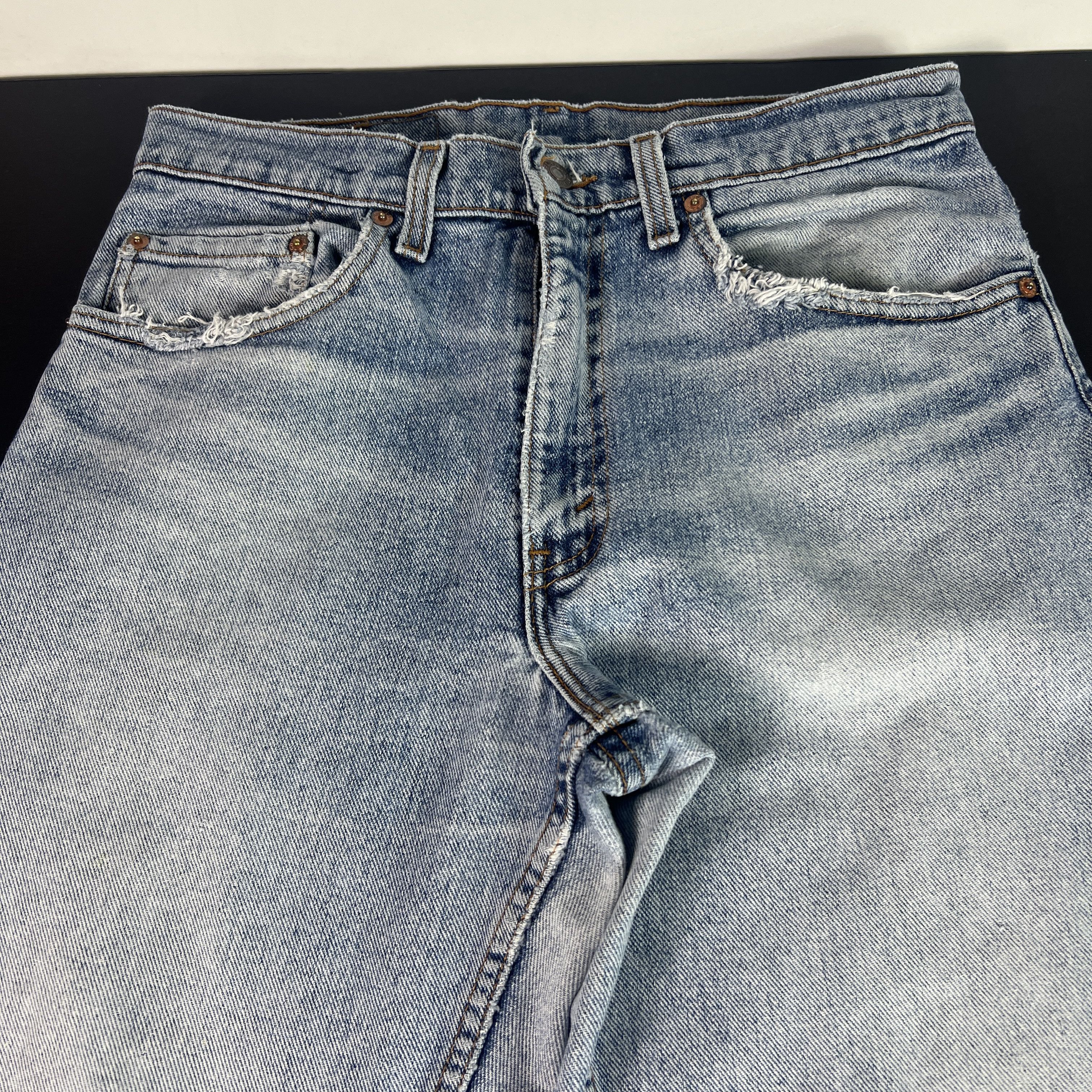 Levi's VTG 90s Levi's Jean 550 Relaxed Tapered Blue Thrashed Denim Size US 31 - 9 Thumbnail