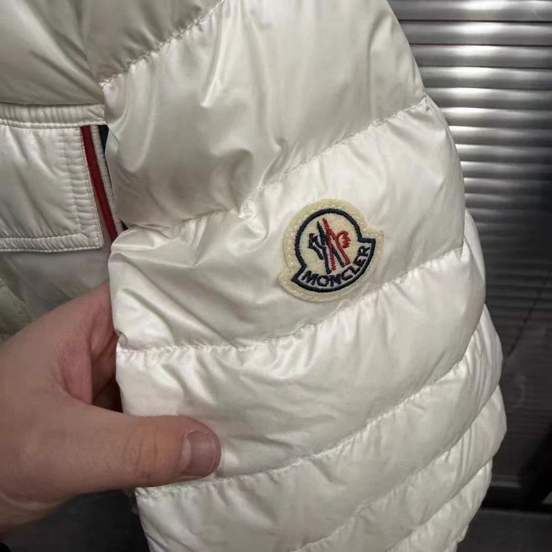 Moncler Moncler white block puffer jacket 3 new with tags Size US L / EU 52-54 / 3 - 3 Thumbnail