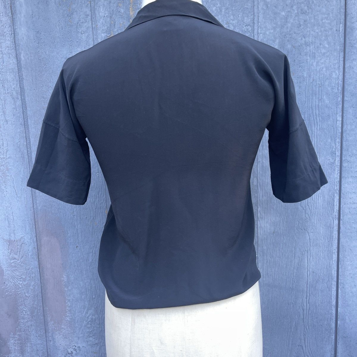 Jil Sander Jil Sander short sleeve 100% silk button up blouse solid top Size XS / US 0-2 / IT 36-38 - 3 Thumbnail