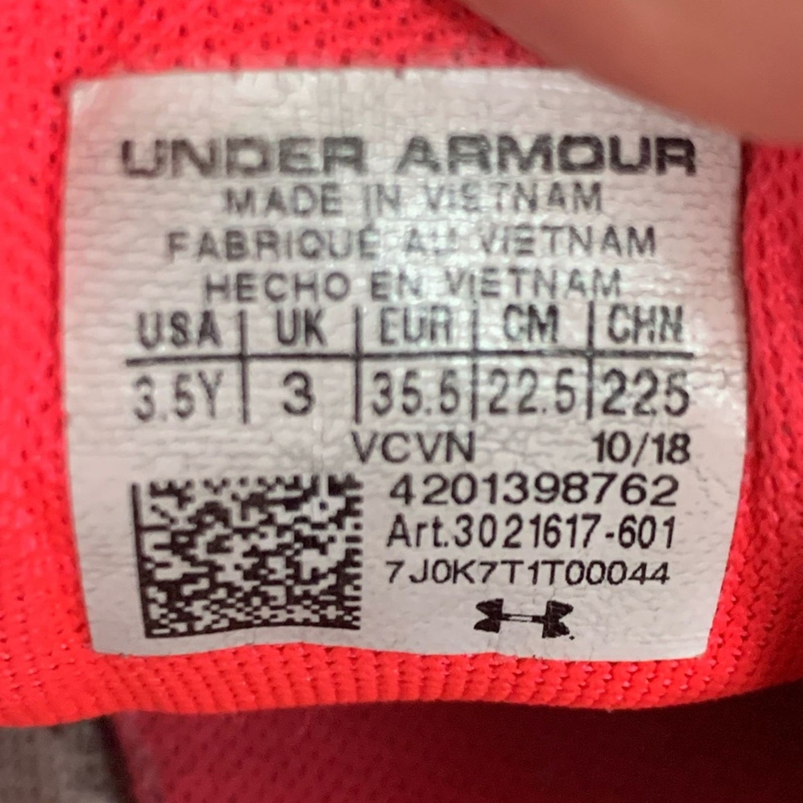 Under Armour UNDER ARMOUR CHARGED ROGUE ATHLETIC SHOES HYPER WMNS 5 3.5Y Size US 5 / EU 37 - 4 Thumbnail