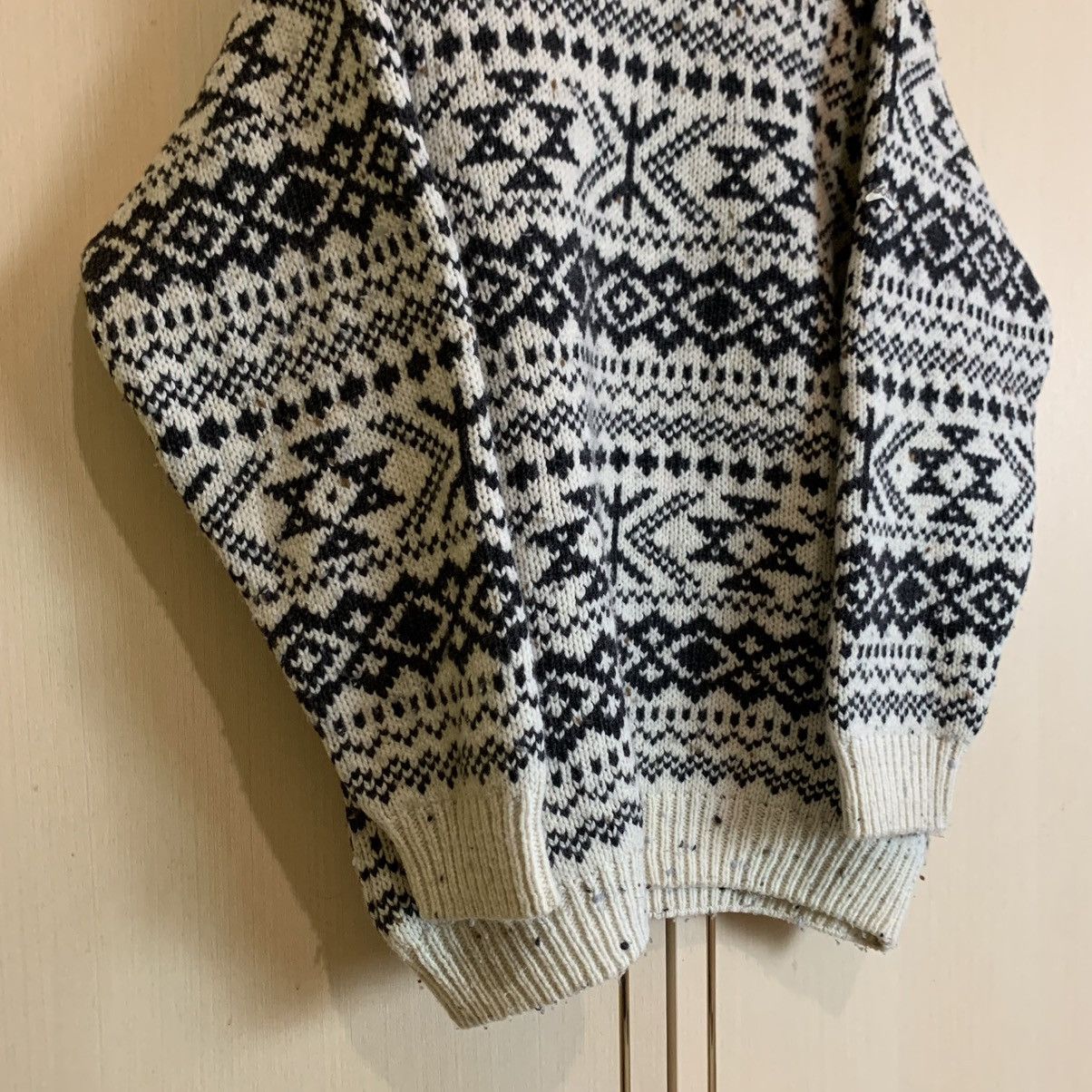 Hugo Boss Vintage Hugo Boss Knitted Lammwolle Sweater Made In Italy Size US L / EU 52-54 / 3 - 4 Thumbnail