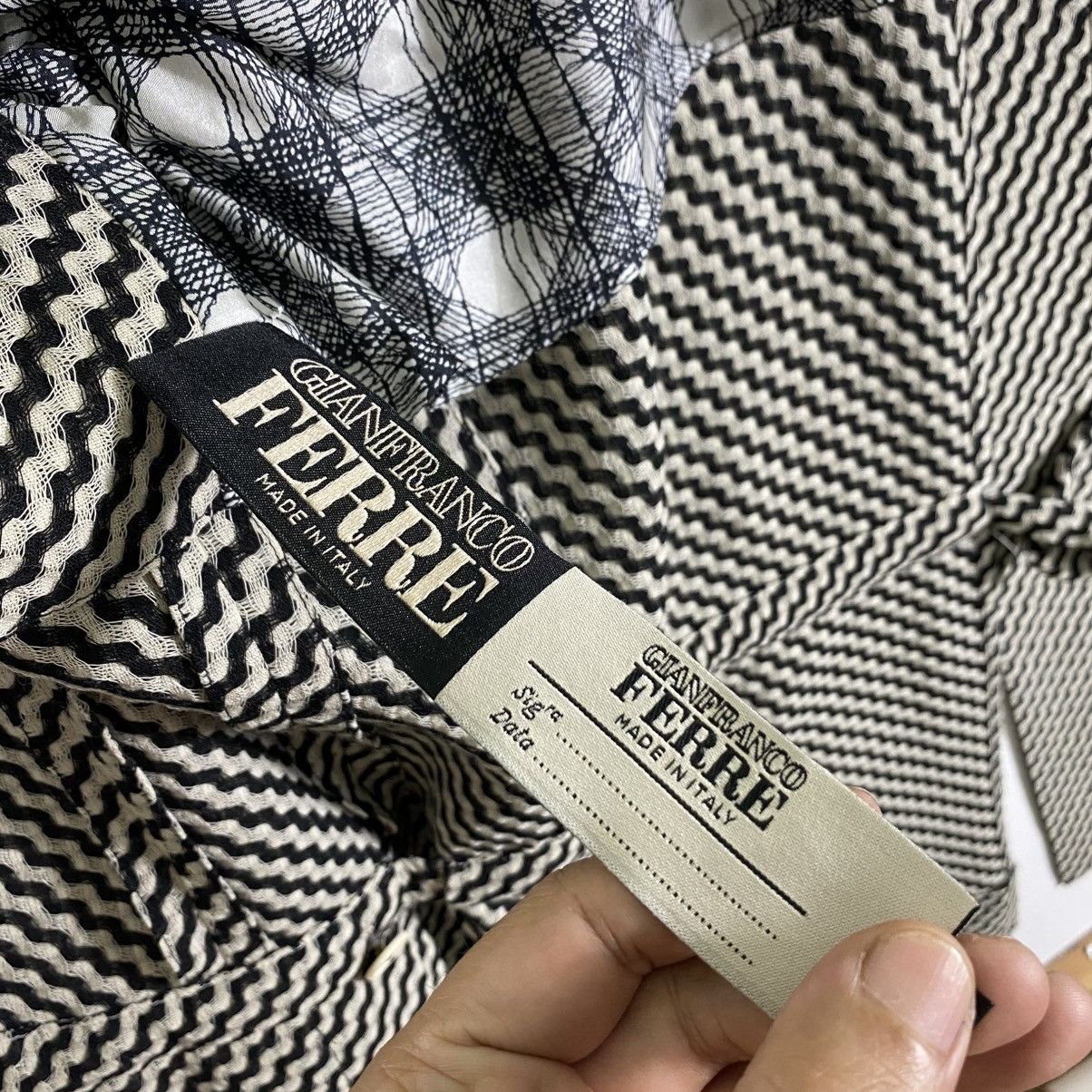 Designer × Gianfranco Ferre Vintage Gianfranco Ferre Italy Cardigan Wool Size 42 (M) Size M / US 6-8 / IT 42-44 - 8 Thumbnail