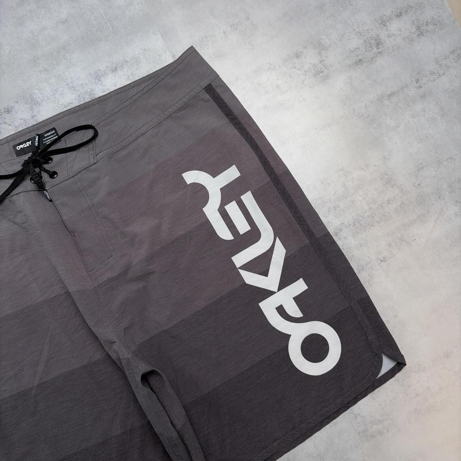 Oakley Y2K Grey Oakley Surf Grunge Baggy Board Shorts Size US 38 / EU 54 - 2 Thumbnail