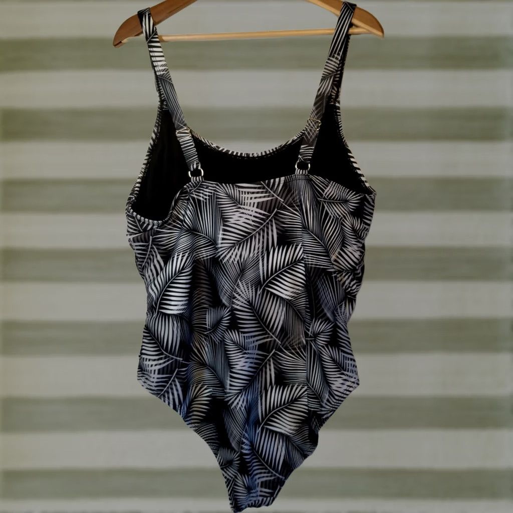 Nicole Miller Nicole Miller Plus Size 3X One Piece Bathing Suit Black White Gray Palm Swimsuit Size XXL / US 16-18 / IT 52-54 - 1 Thumbnail