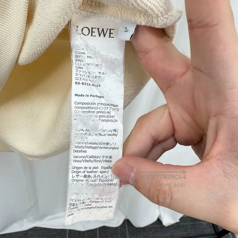 Loewe Loewe Logo hooded sweatshirt with chest leather patch Size L / US 10 / IT 46 - 6 Thumbnail