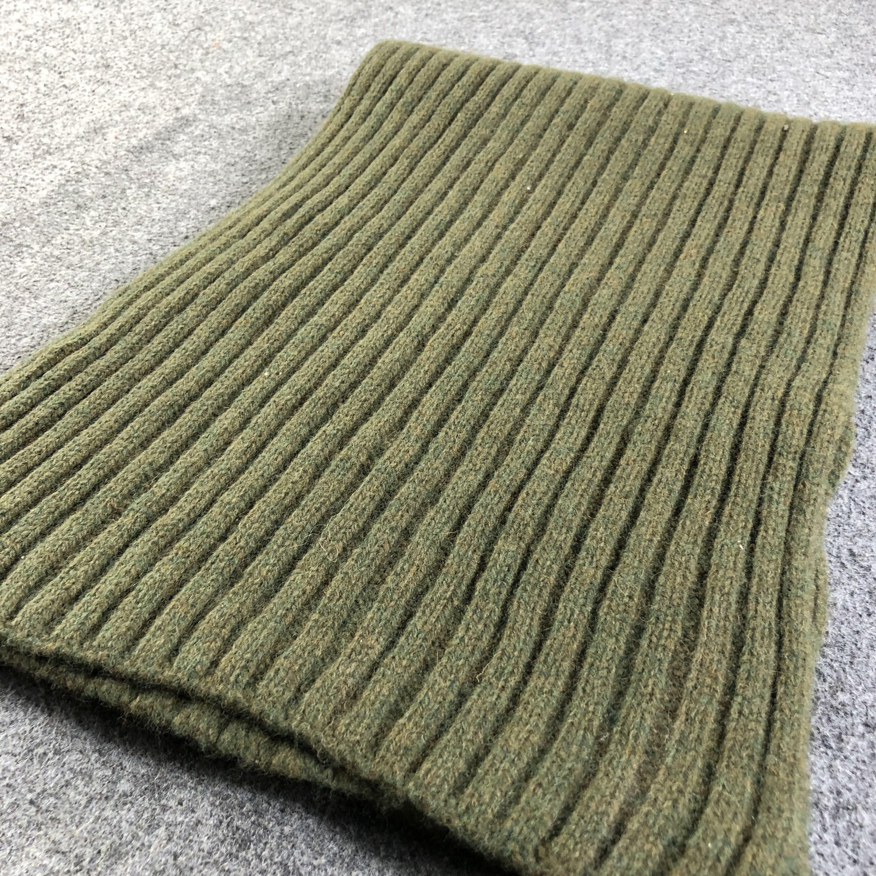 Gap GAP Green Pleated Wool Scarf Muffler V1286 Size ONE SIZE - 3 Thumbnail