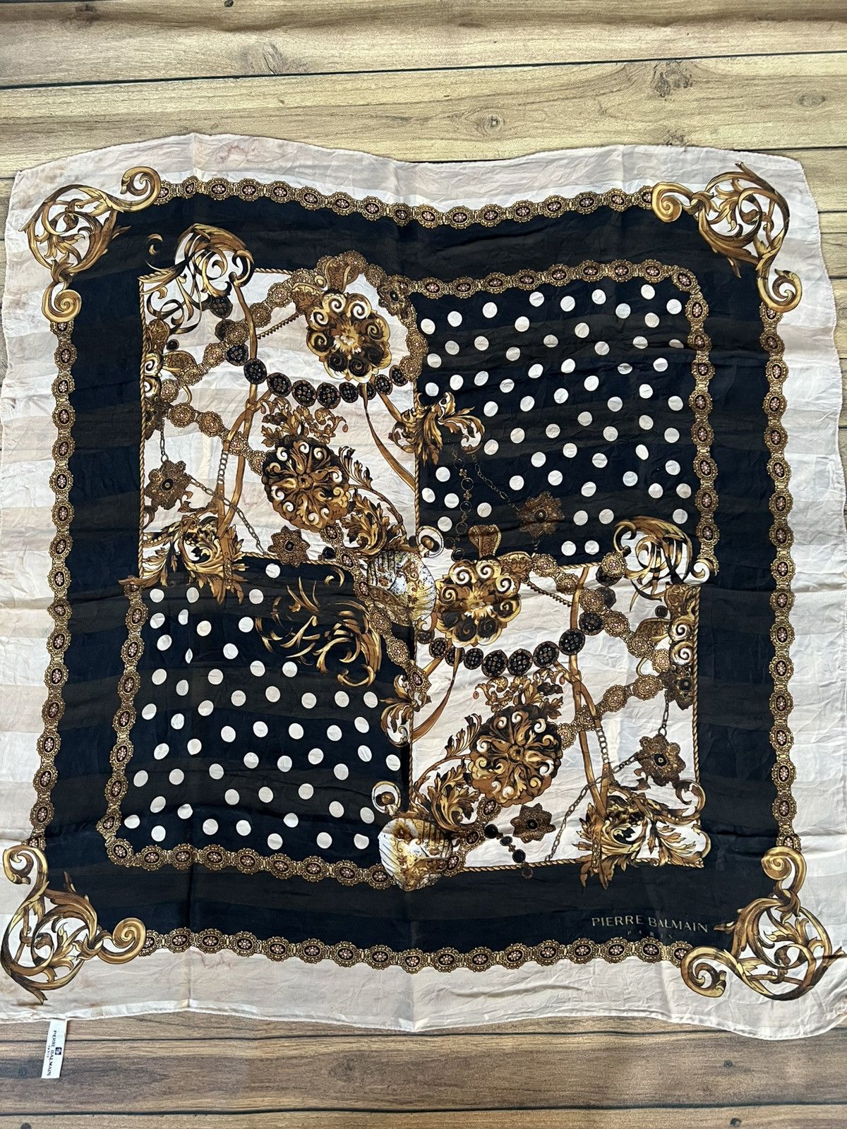 Pierre Balmain Pierre balmain scarf royal flag Size ONE SIZE - 1 Thumbnail