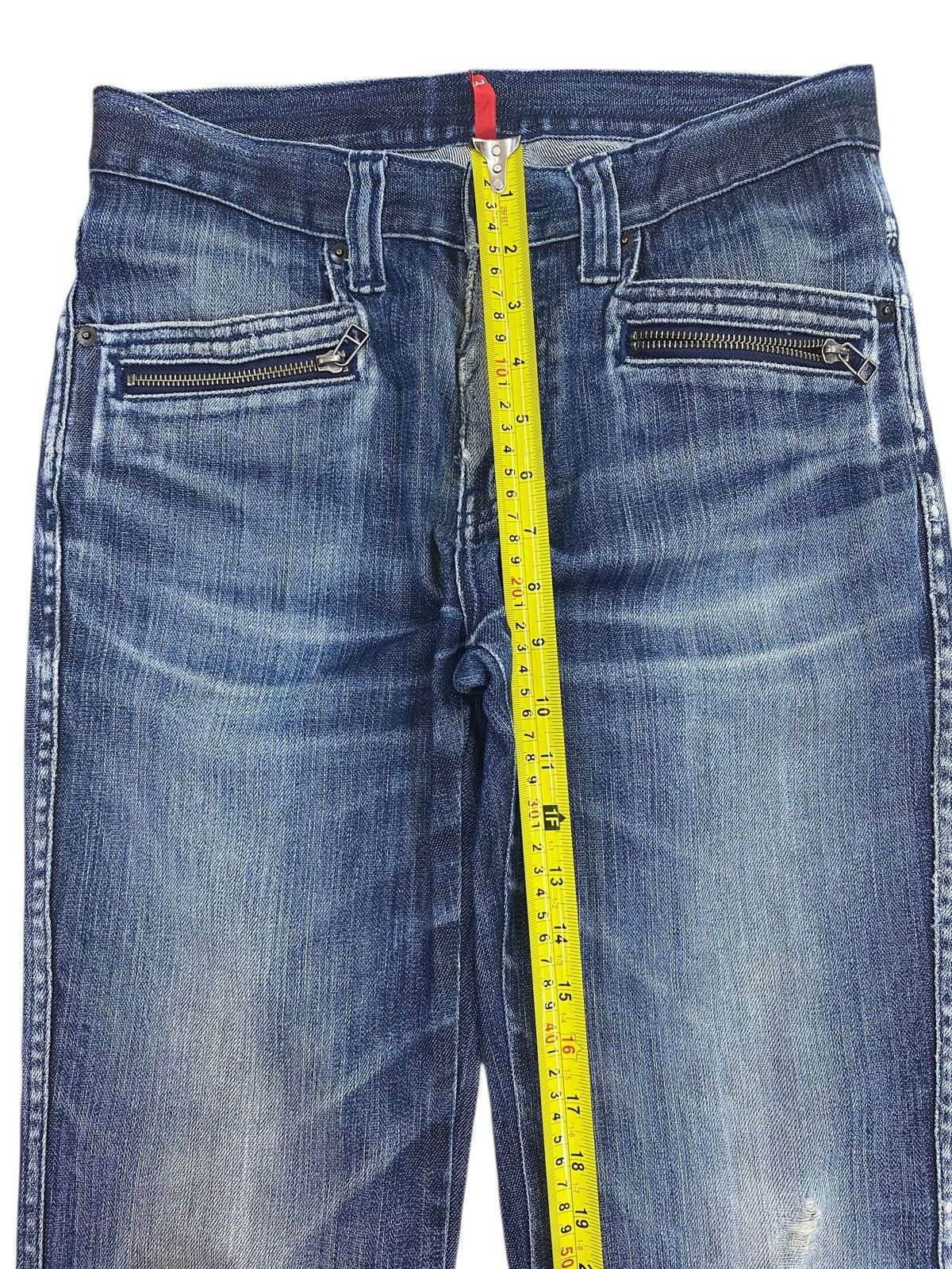 Uniqlo Uniqlo Blue Faded Wash Style Whiskers Jeans Size US 28 / EU 44 - 6 Thumbnail