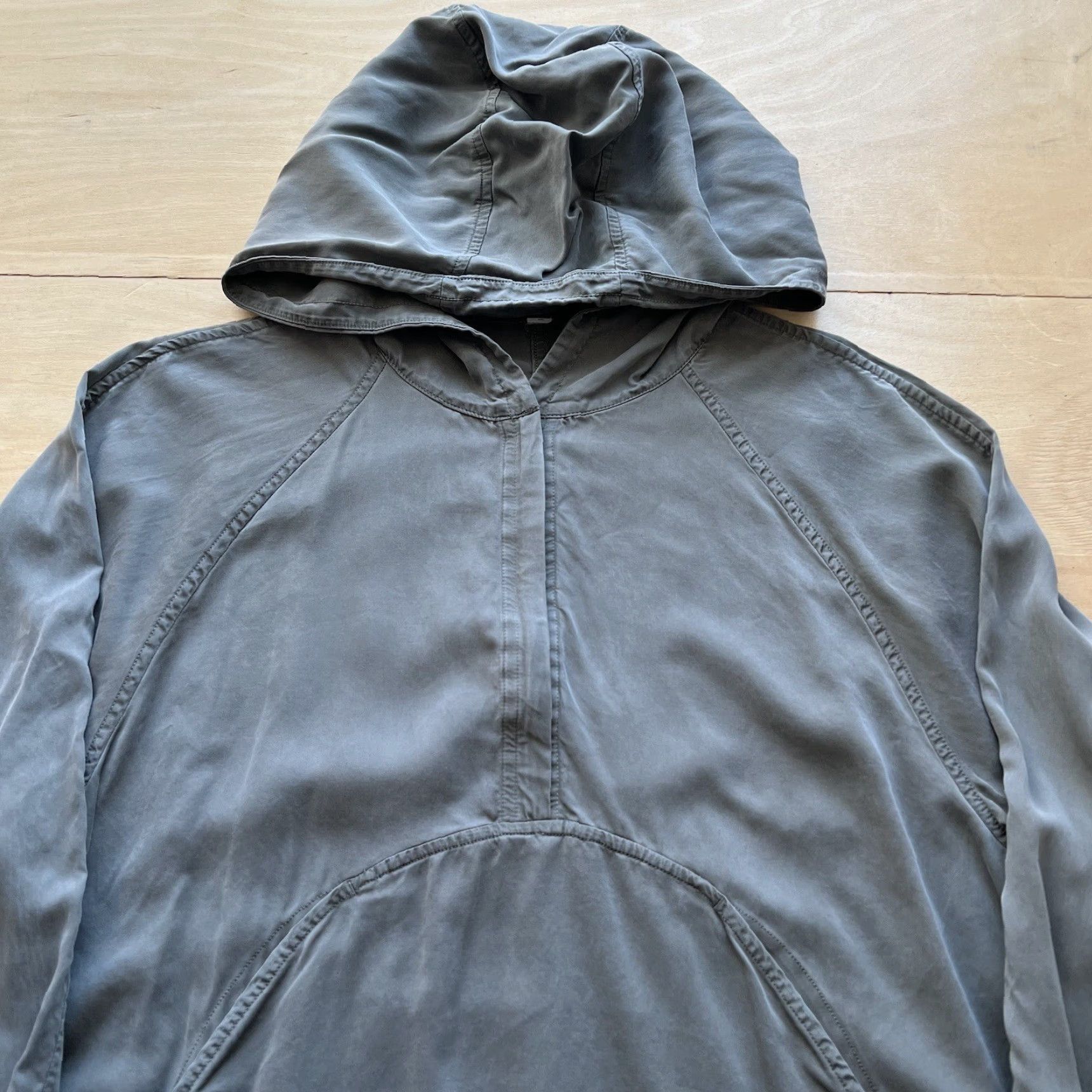 Lululemon Lululemon Hoodie Women’s Small Brown Pullover Hooded Zipperless Scuba Fleece All Seasons Logo Verse: 101 Dalmatians Swiftly Tech Vintage: No Size S / US 4 / IT 40 - 3 Thumbnail