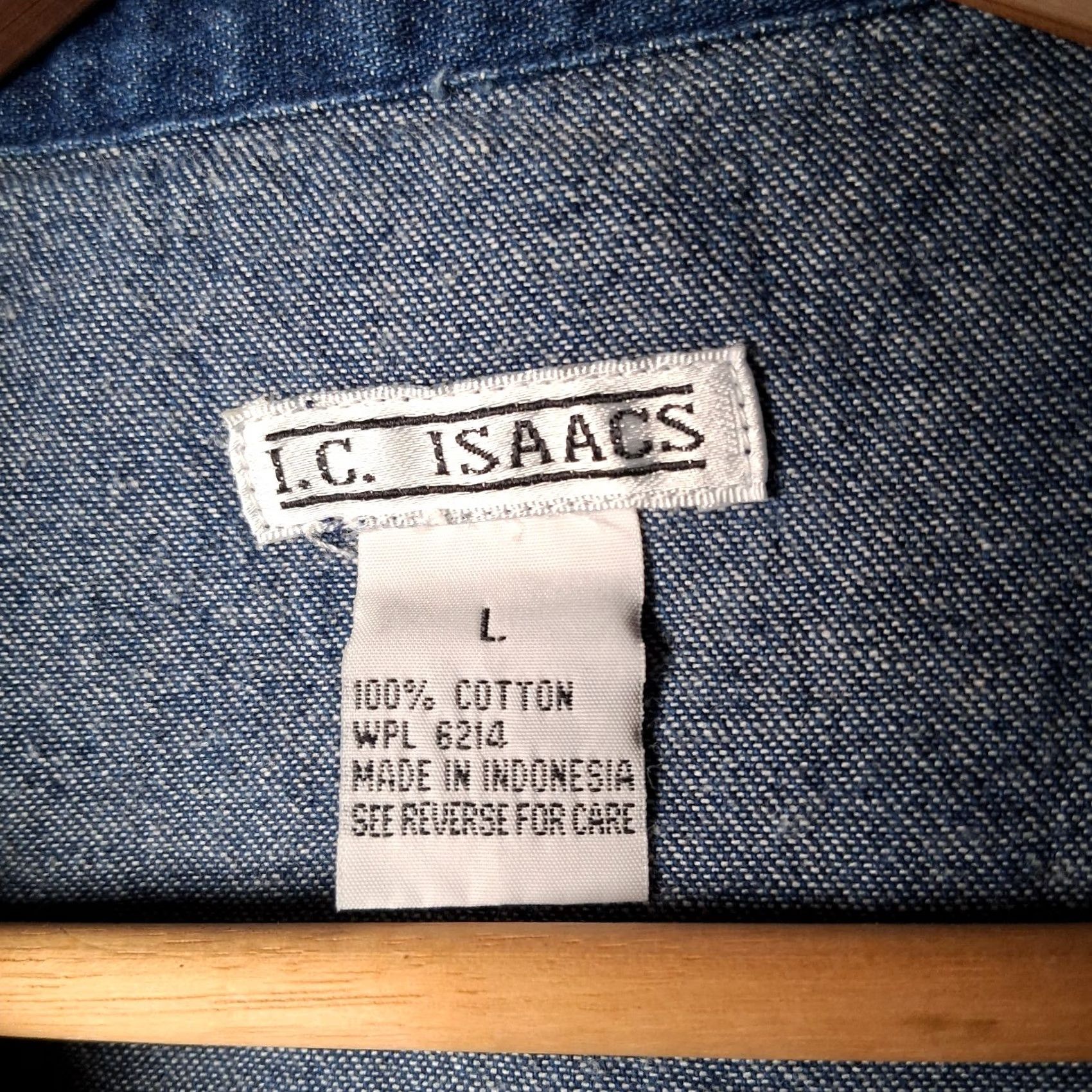 Denime VINTAGE I. C. Isaacs Vest Shirt Large Blue Chambray Denim Floral Embroidered Shirt Women L Blue Chambray Floral Embroidered Vest Size L / US 10 / IT 46 - 3 Thumbnail