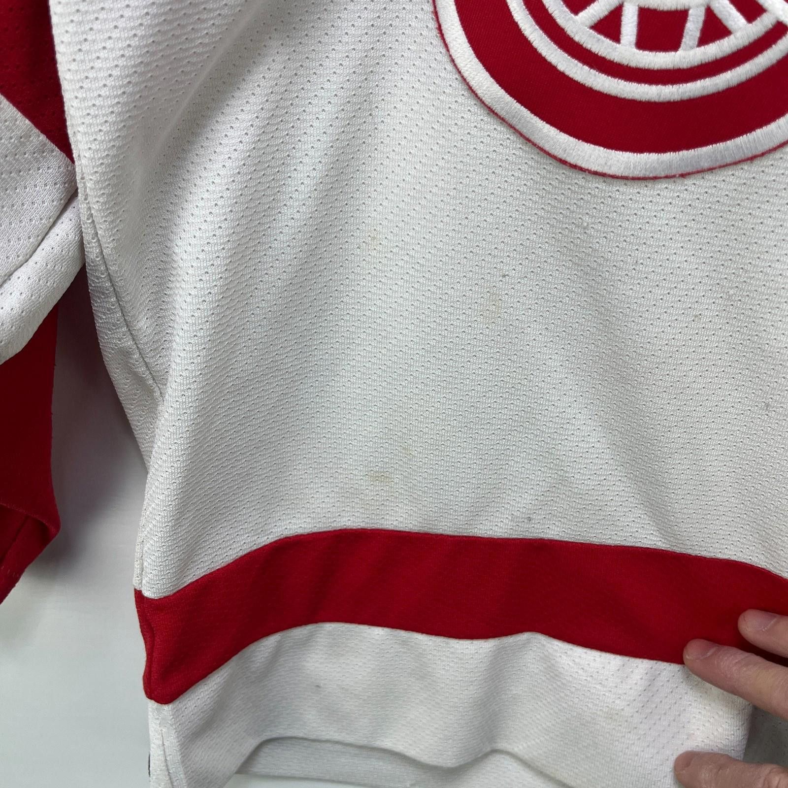 Ccm Vintage CCM Detroit Red Wings NHL Boys Jersey Youth L XL Size ONE SIZE - 5 Thumbnail
