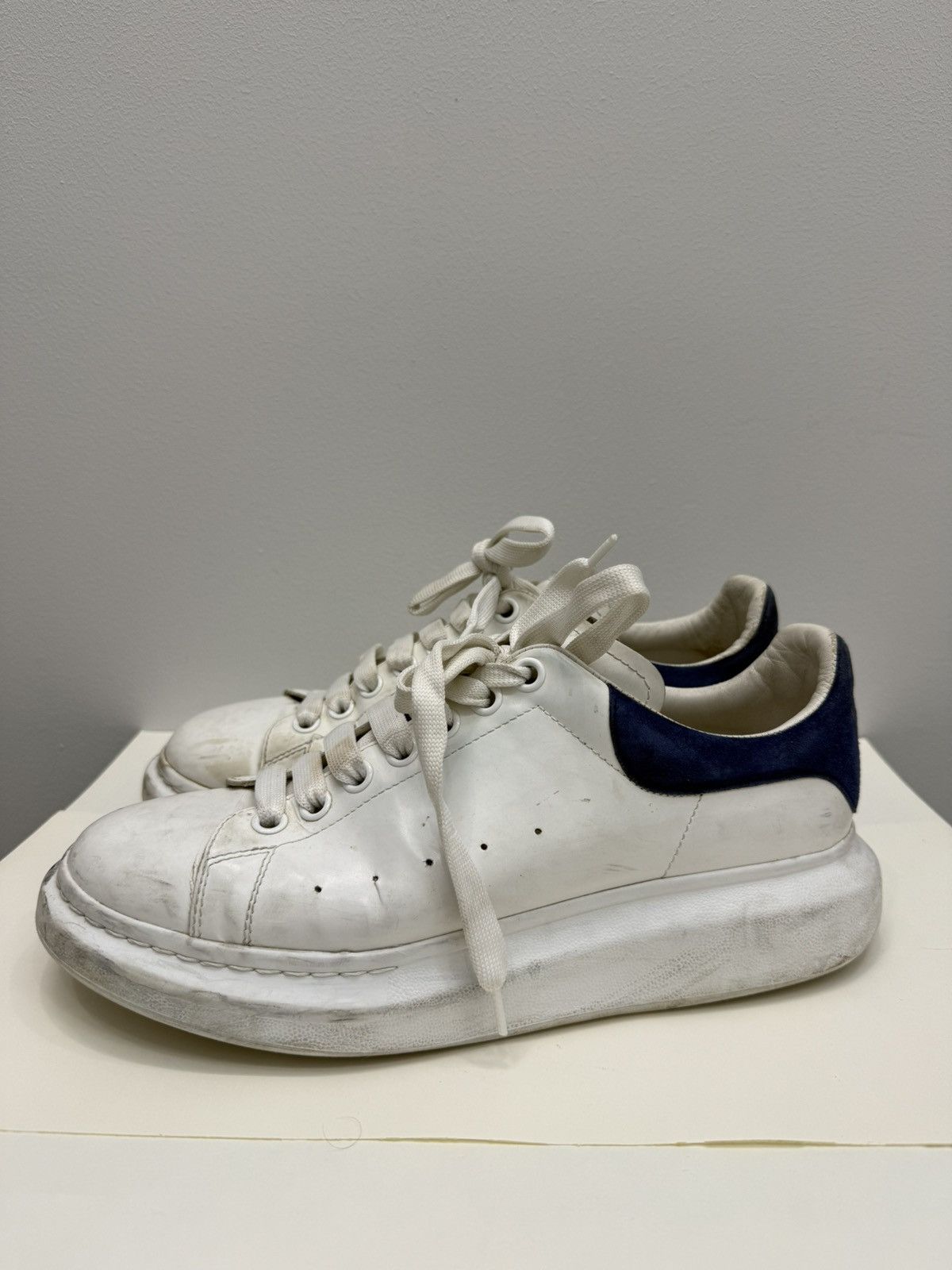 Alexander McQueen Alexander Mcqueen Man Sneakers 735816W4MV1
