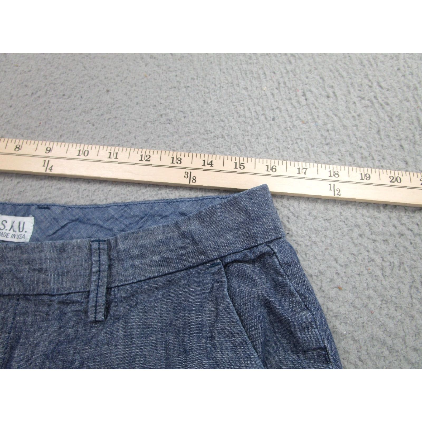 Vintage S.K.U. Mens Shorts 32 Blue Chambray 100% Cotton Flat Front Casual Made USA - Denim Chino Inseam 8" Front Zip Fly Pockets Above-Knee Mens Size US 32 / EU 48 - 2 Thumbnail