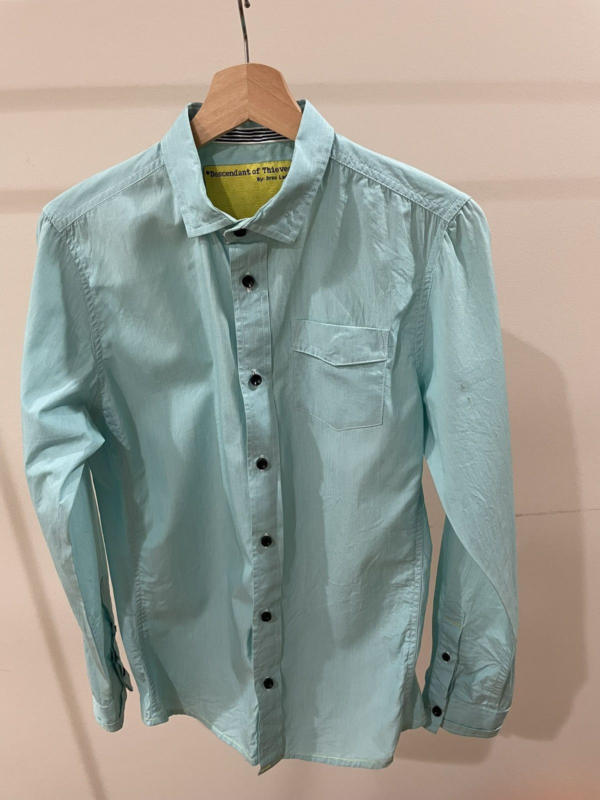 Descendant of Thieves Turquoise button-up with black buttons Size US S / EU 44-46 / 1 - 1 Thumbnail