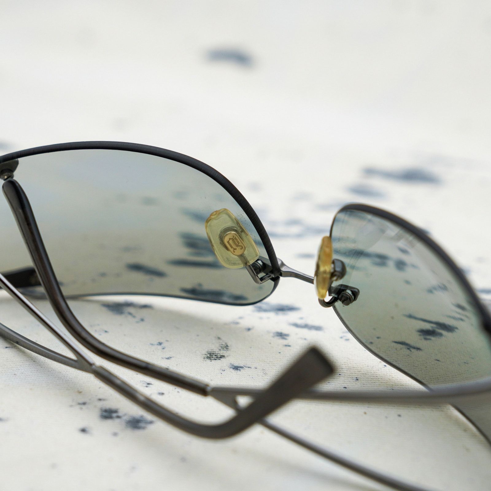 Versace Vintage versace n86 silver cut out medusa logo sunglasses Size ONE SIZE - 7 Thumbnail
