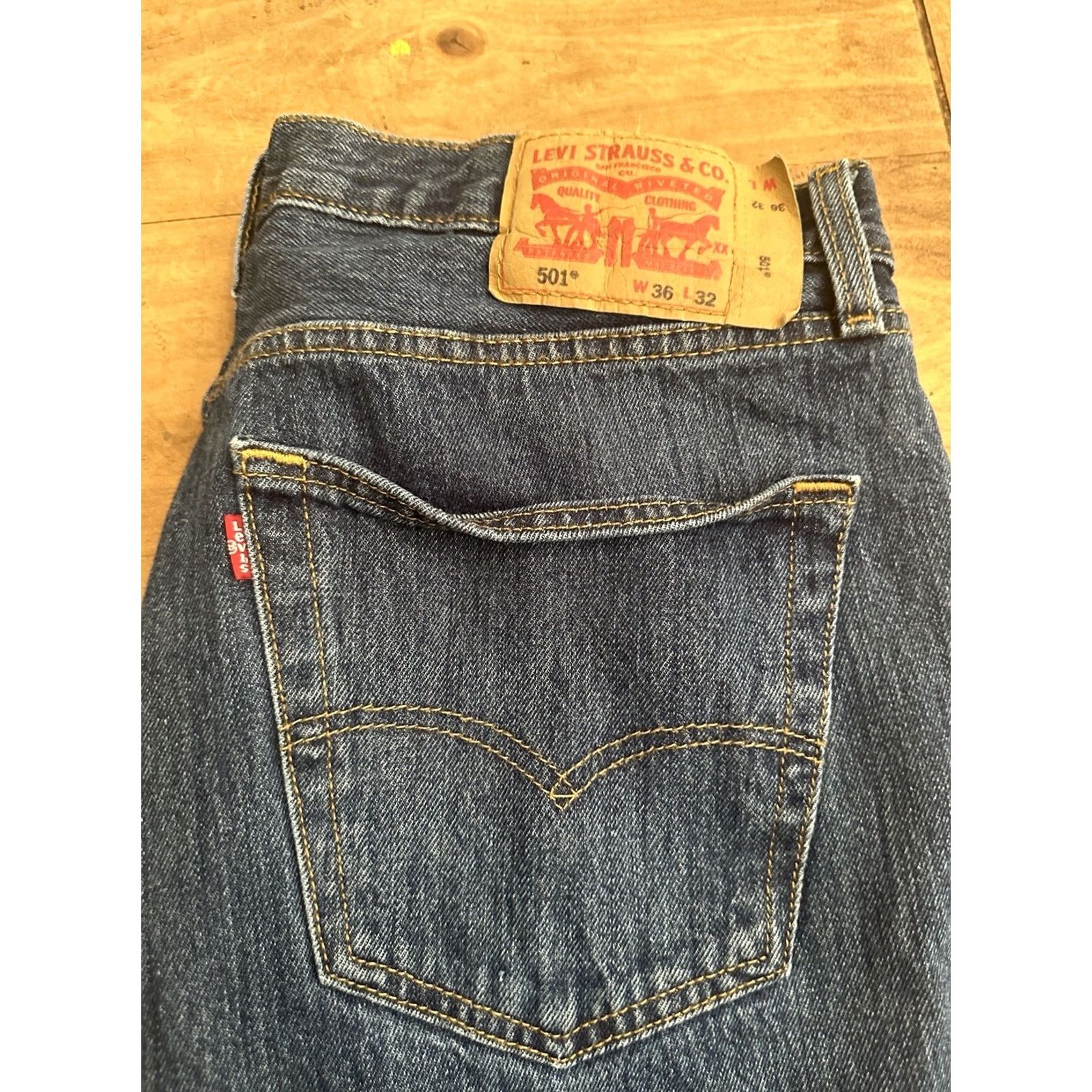 Levi's VINTAGE Levi’s 501 Button Fly Denim Jean Mens Sz 36x32 Blue Jeans 90s Straight Pockets Mens Size US 36 / EU 52 - 2 Thumbnail