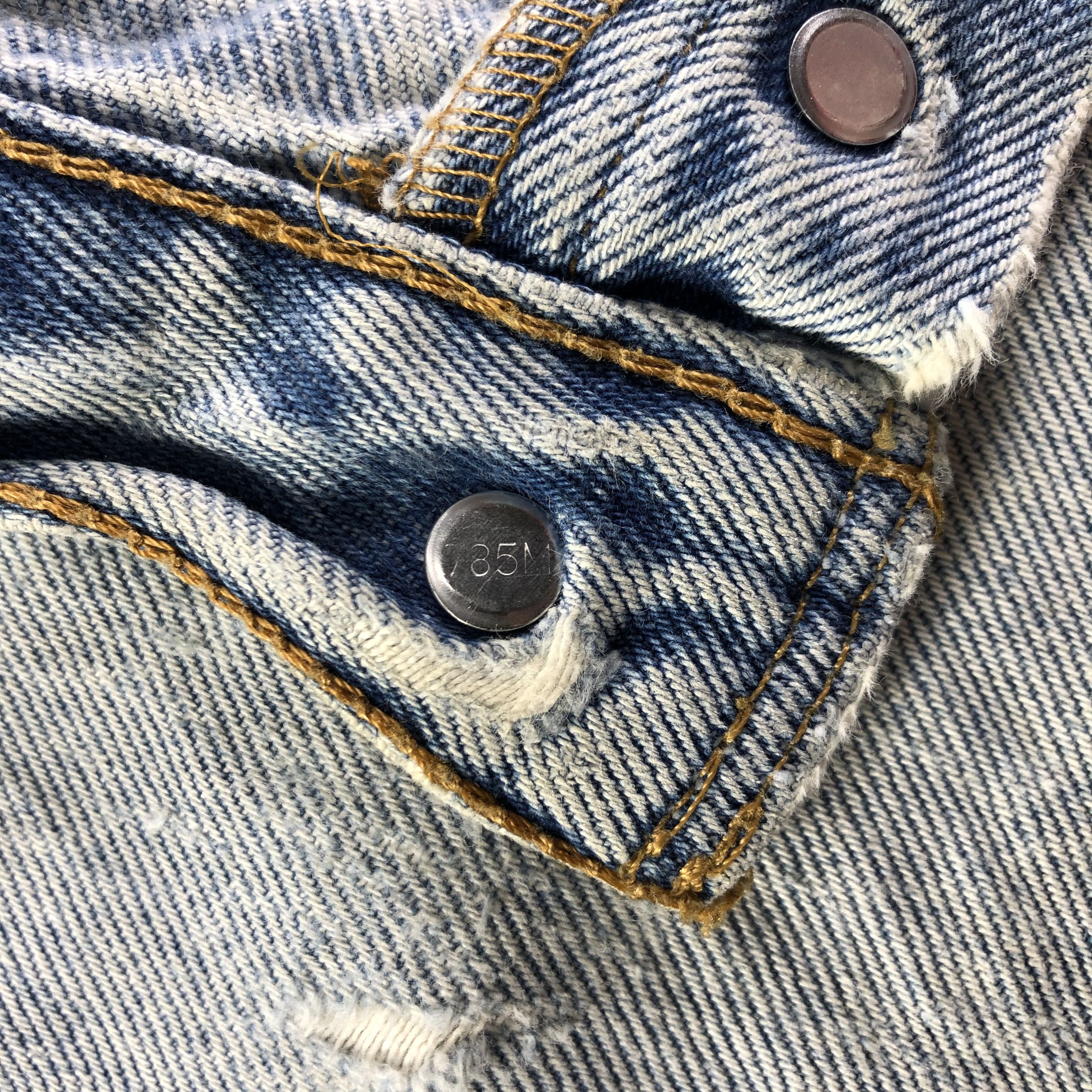 Levi's Vintage Blue Wash Levis 501 Jeans-J3700 Size US 43 - 14 Thumbnail