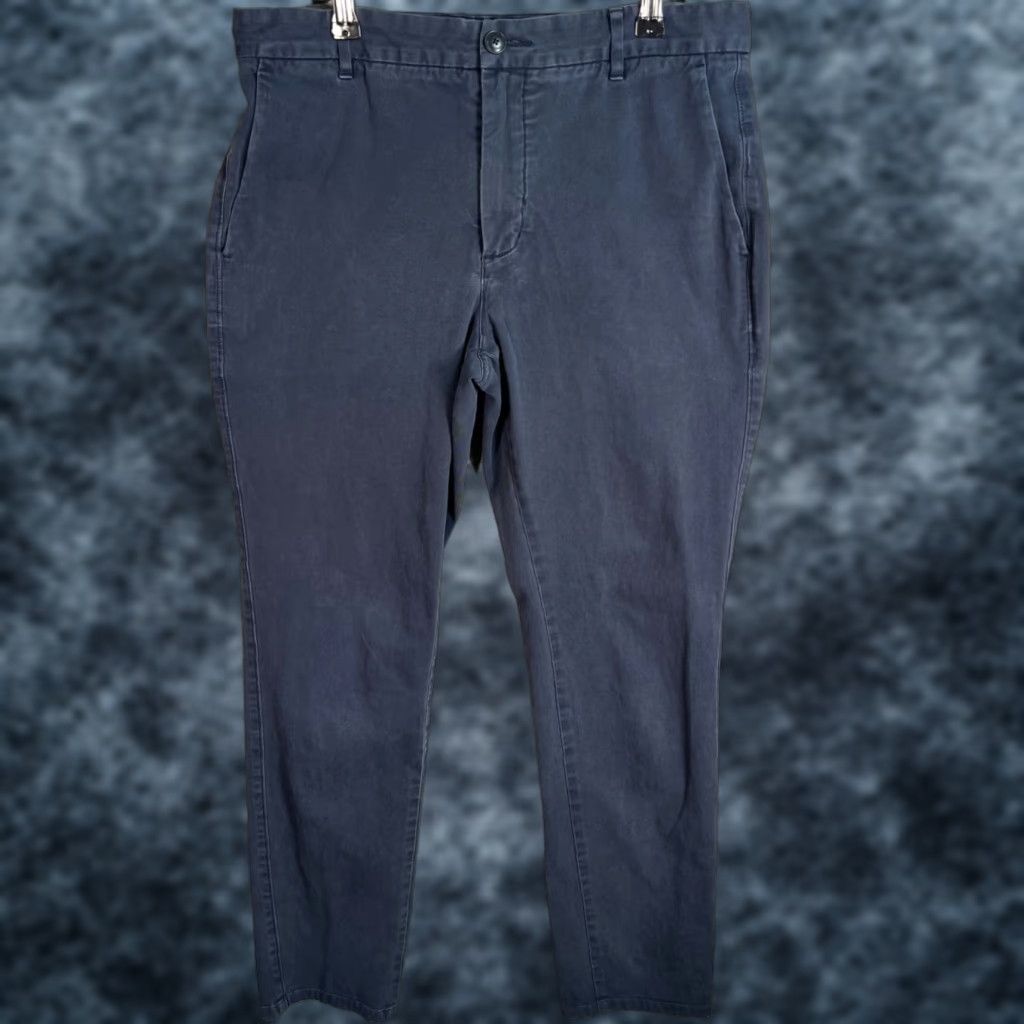 Everlane VINTAGE Everlane Mens Chino Pants Navy Slim Fit 32 x 32 Adult Regular Inseam 31 Solid Cotton Elastane Men’s Pants Slim Tapered Size US 32 / EU 48 - 1 Thumbnail