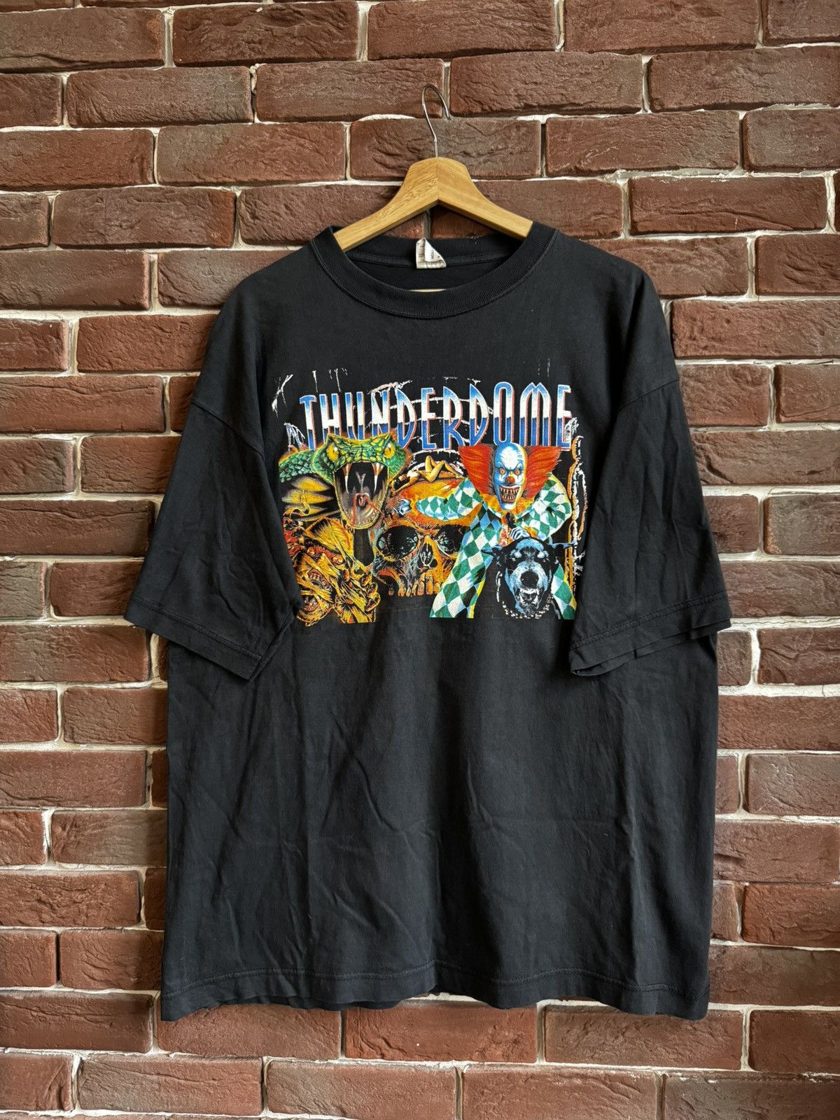 Band Tees Rare Vintage 1995 Thunderdome Wizard Gabber Band Tshirt 90s Size US XL / EU 56 / 4 - 1 Thumbnail