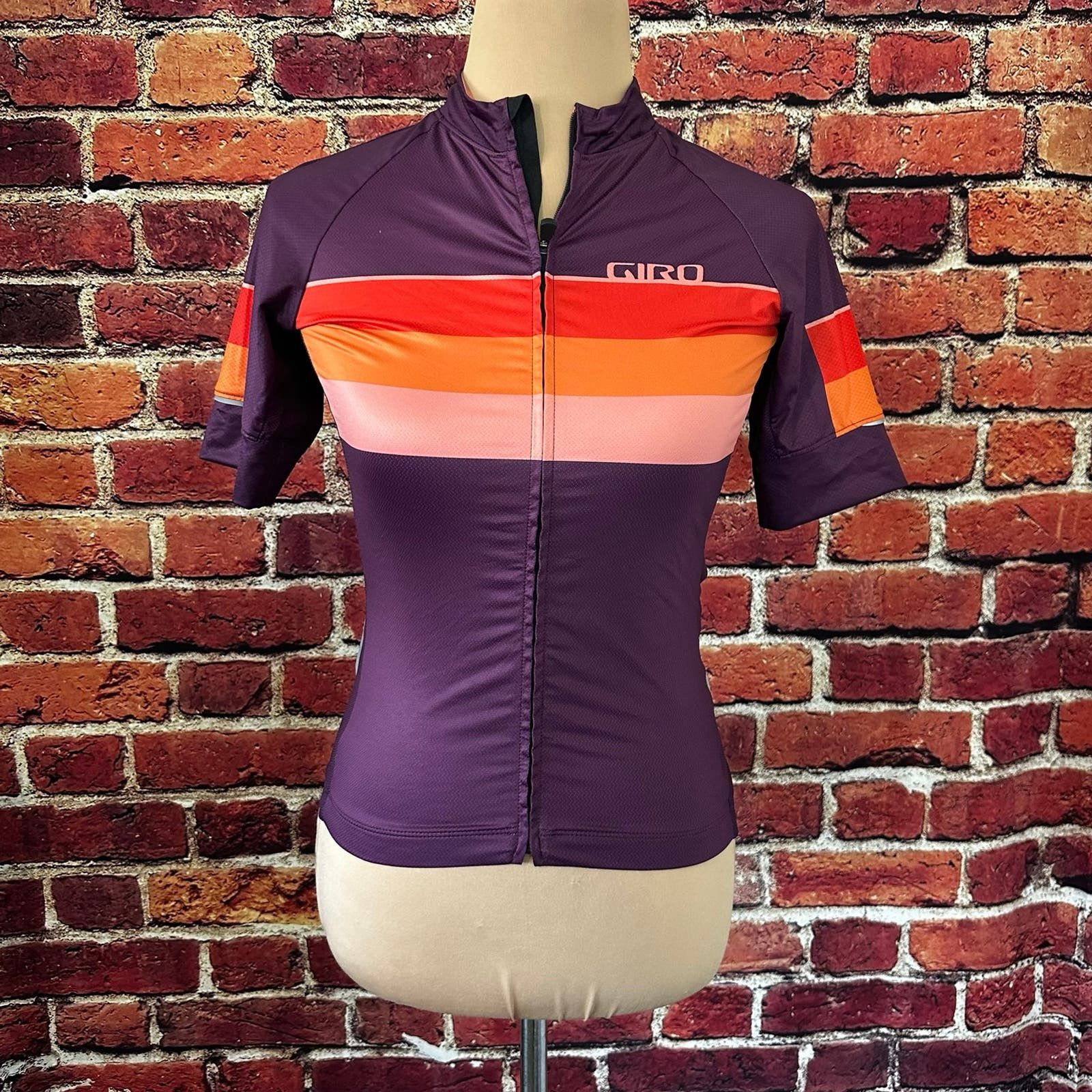 Giro GIRO DUSTY PURPLE CHRONO EXPERT WOMENS SHORT SLEEVE JERSEY Size US S / EU 44-46 / 1 - 3 Thumbnail