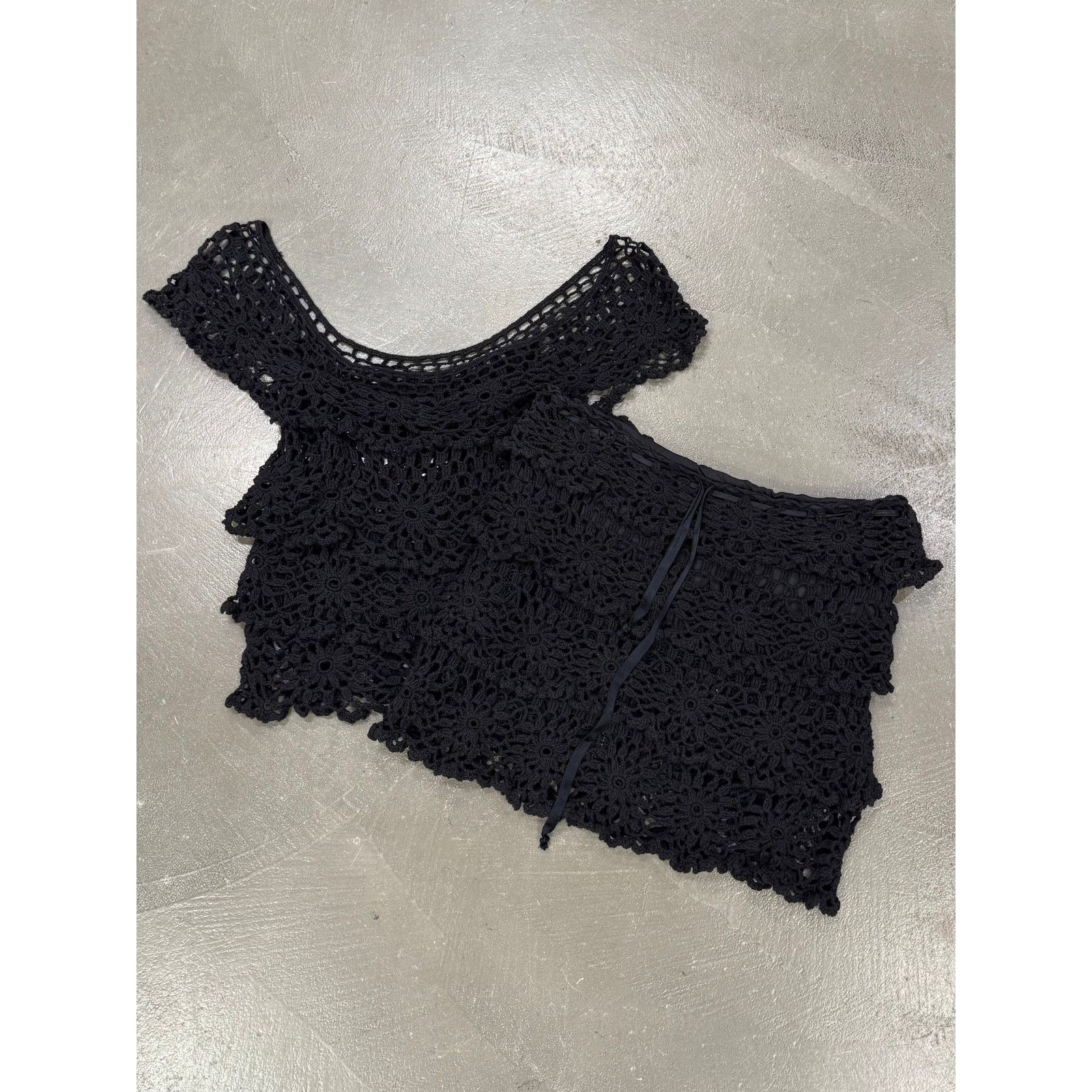 Dolce & Gabbana 2000s Dolce & Gabbana crochet lace two piece set Size M / US 6-8 / IT 42-44 - 4 Thumbnail