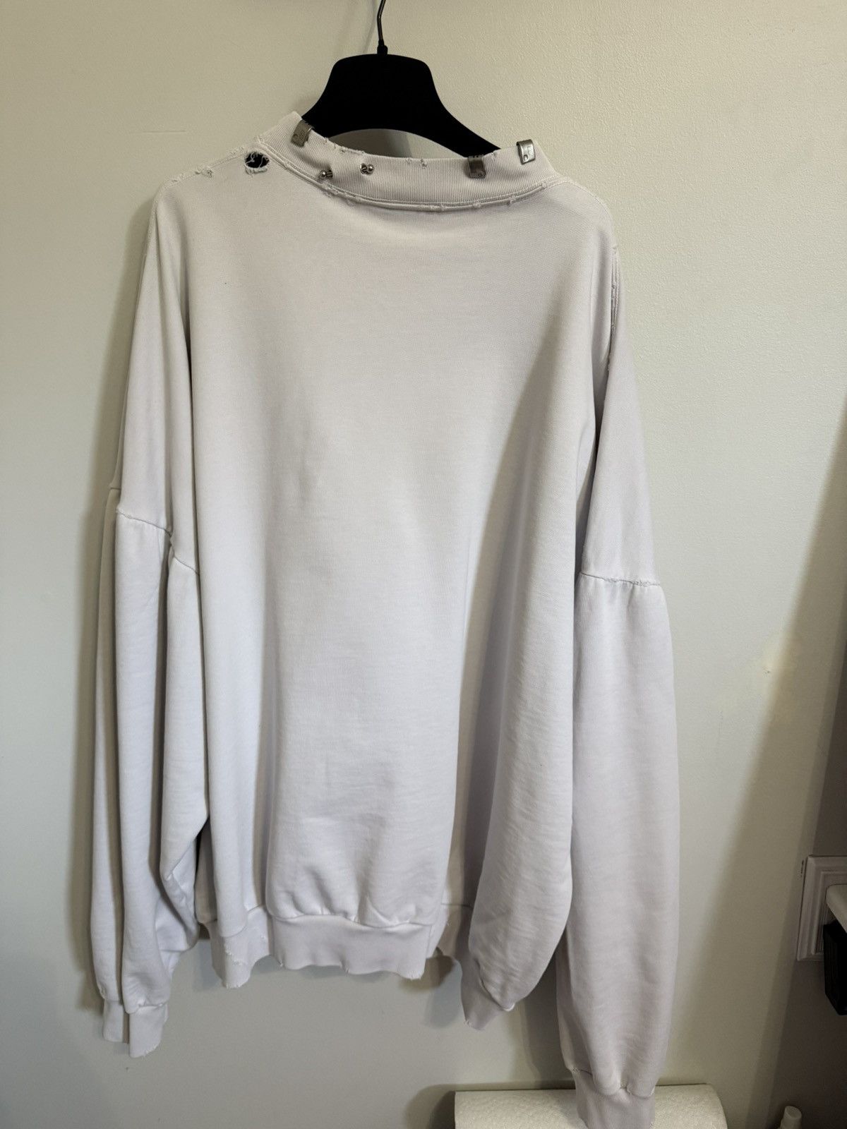 Balenciaga Balenciaga pierced sweatshirt Size US M / EU 48-50 / 2 - 2 Thumbnail