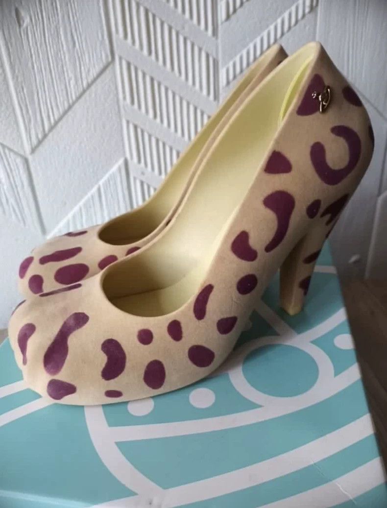 Vivienne Westwood Vivienne Westwood Cat paw high heels Size US 7.5 / IT 37.5 - 1 Thumbnail