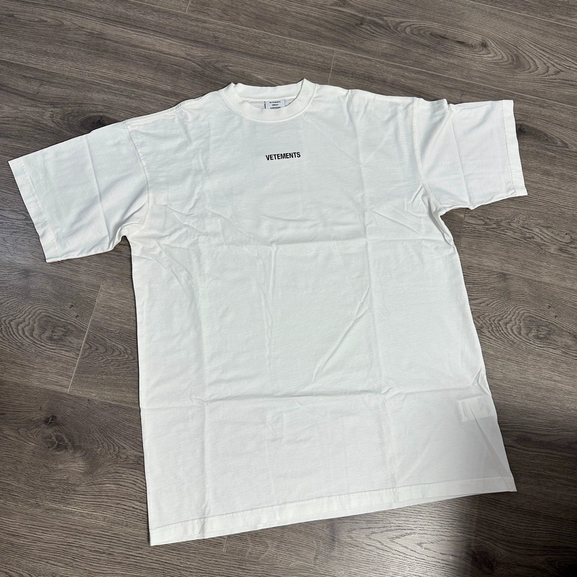 Vetements Vetements SS21 Logo Round Neck Short Sleeve T-shirt -DMC Size US S / EU 44-46 / 1 - 1 Thumbnail