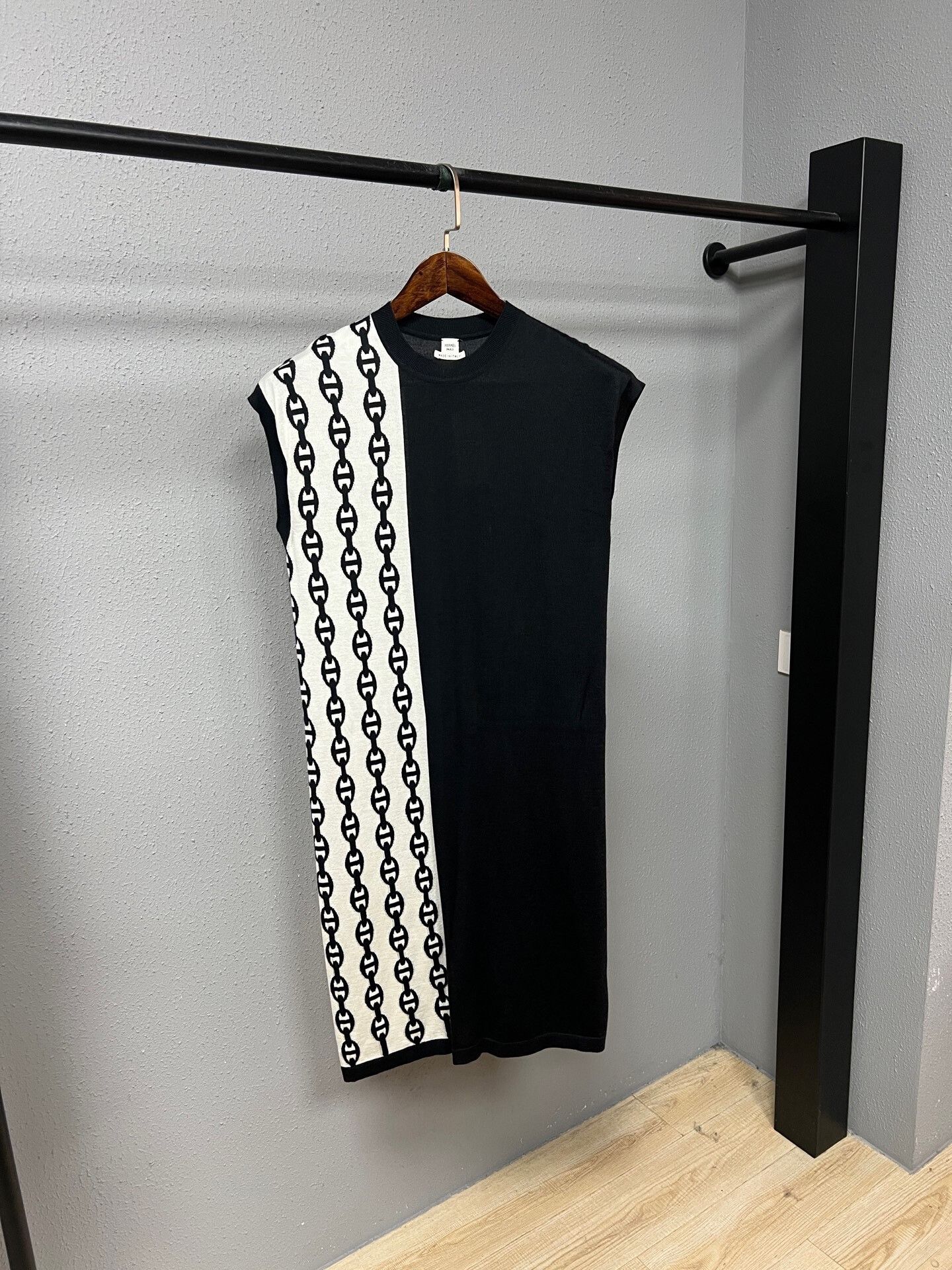 Hermes hermes black and white knit dress Size XS / US 0-2 / IT 36-38 - 1 Thumbnail