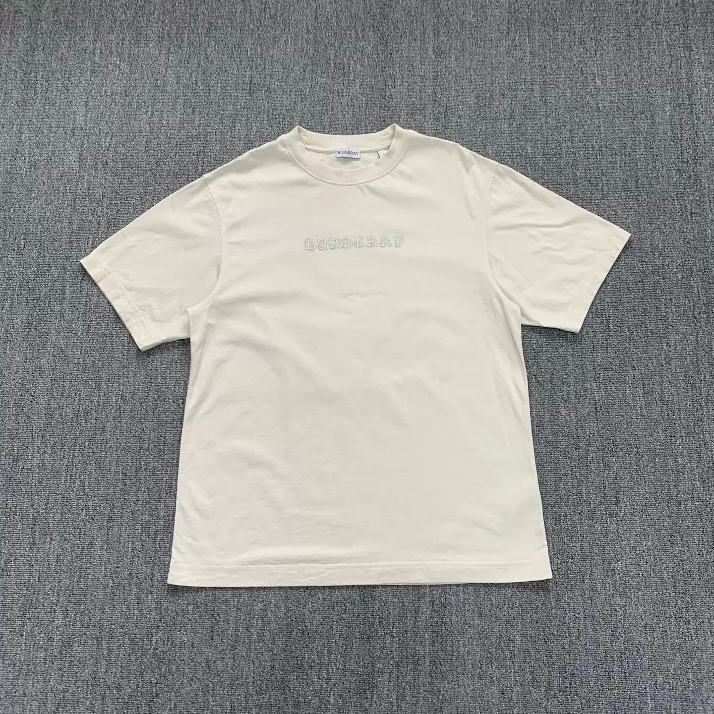 Burberry Burberry Cream Embroidered Logo SS Tee L 95 New Size US L / EU 52-54 / 3 - 1 Thumbnail