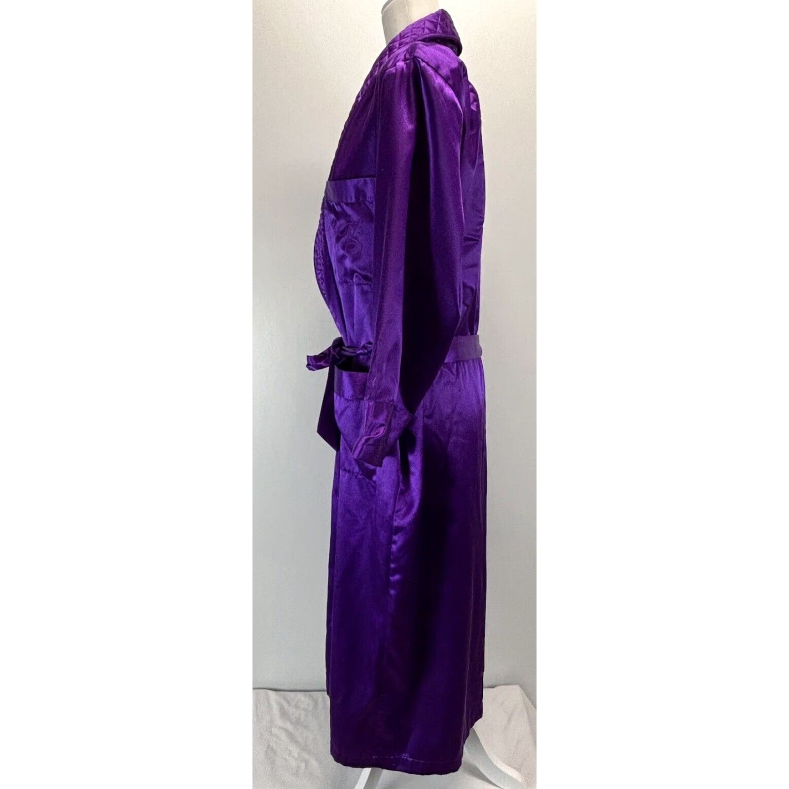 Victoria's Secret VINTAGE Victoria's Secret Purple Satin Robe Small Belted Shawl Collar Gold Label Womens Size ONE SIZE - 2 Thumbnail