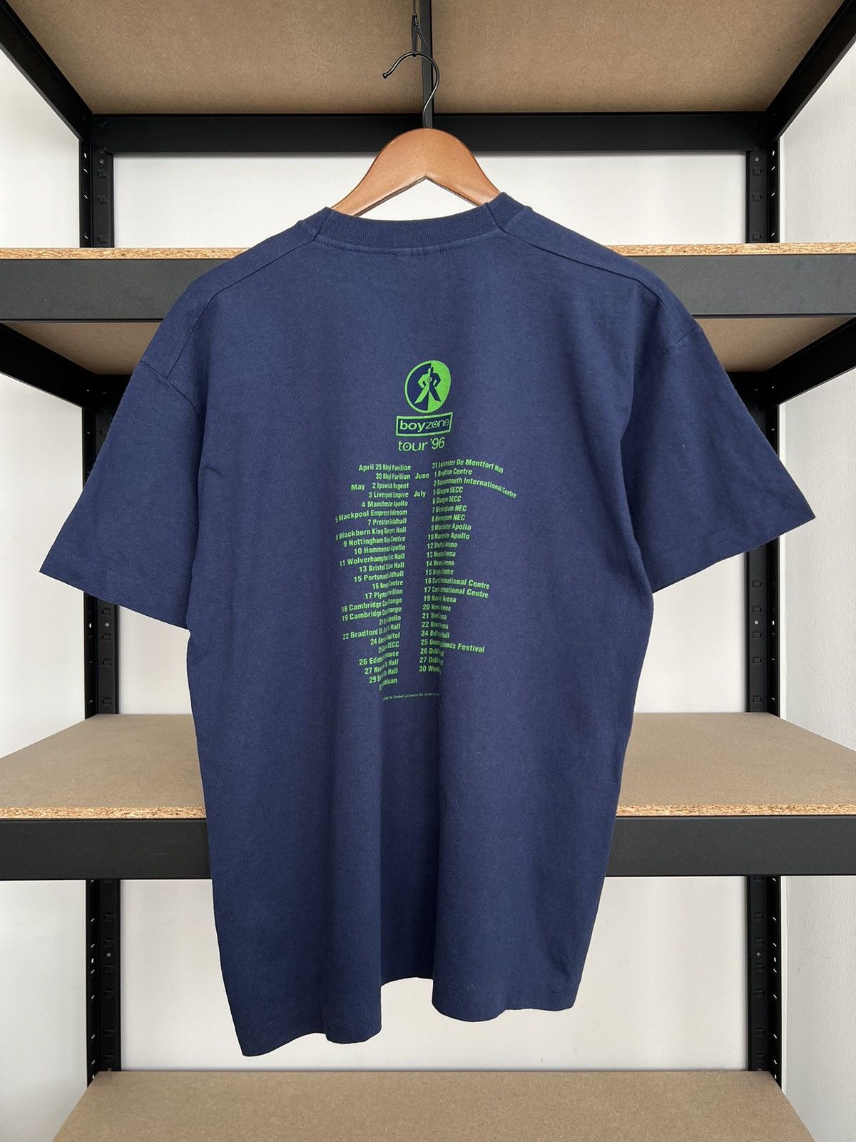 Band Tees Vintage 1996 Boyzone Tour 96 Pop Band Navy T-shirt Size US L / EU 52-54 / 3 - 4 Thumbnail