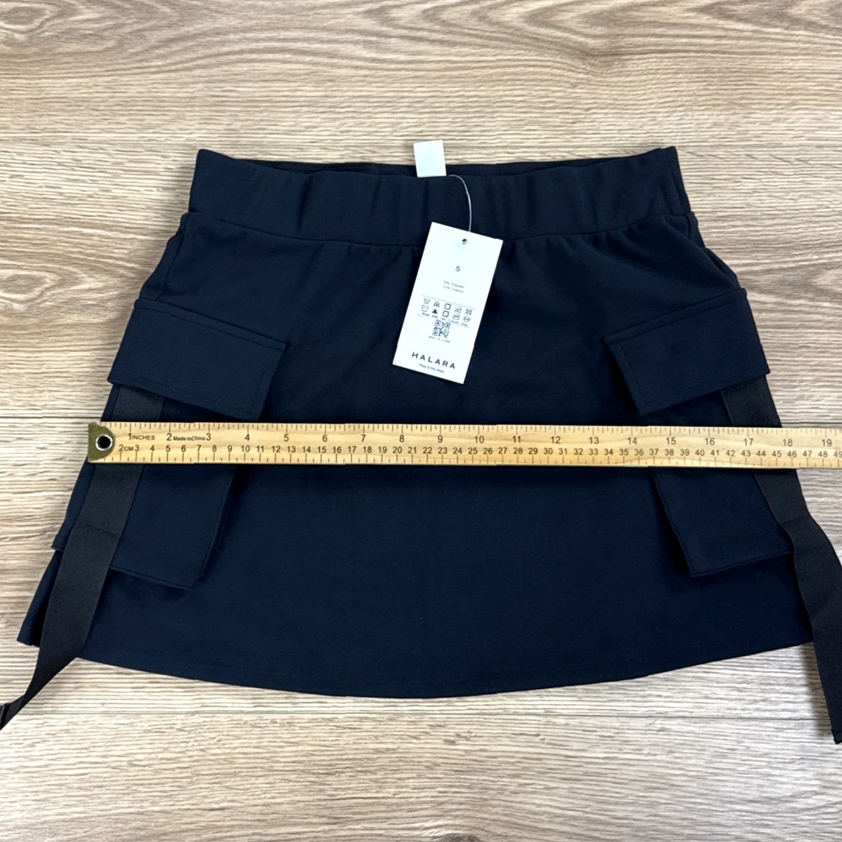 Vintage Cargo Skirt Women Small Black High Waisted Side Flap Pocket Mini Casual Womens Size 28" / US 6 / IT 42 - 7 Thumbnail