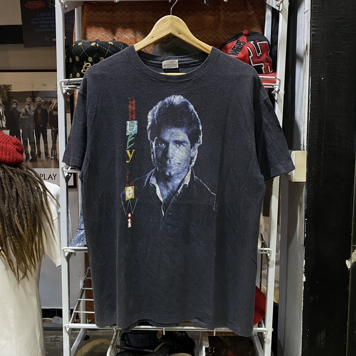 Band Tees Vintage 1986 Huey Lewis and The News Concert Tour Shirt XL Size US XL / EU 56 / 4 - 1 Thumbnail